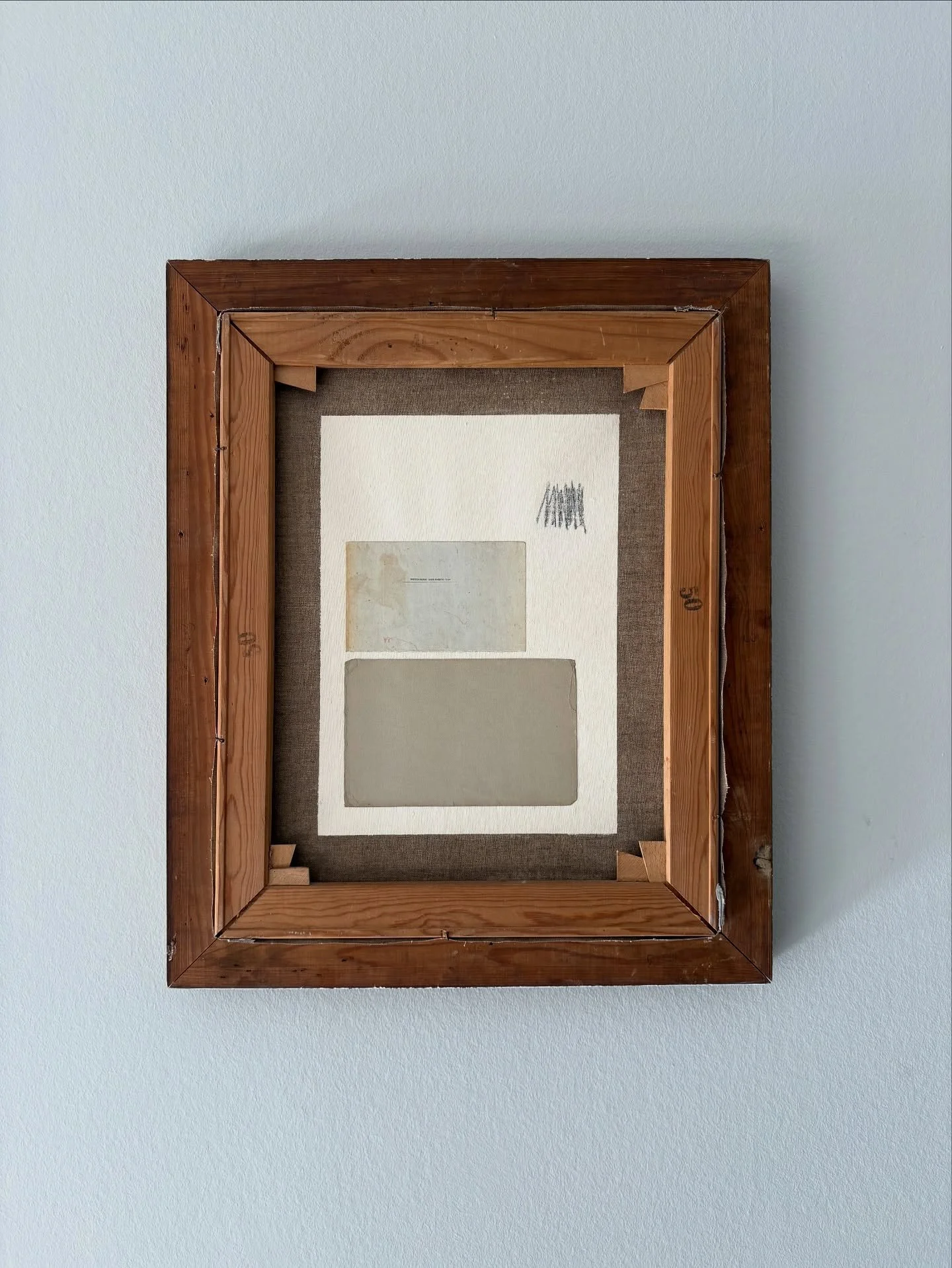 Verso no. 3 

Mixed media on vintage canvas. 

#abstract #abstractart #abstractcollage #abstrakt #abstraktkunst #arte #artnow #collage #collageart #contemporaryart #contemporaryabstraction #danishart #danskkunst #kunst #minimalart #minimalism #minima