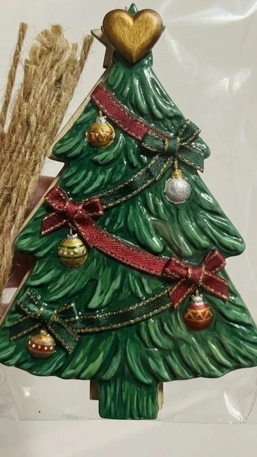 tree+ornament.jpg