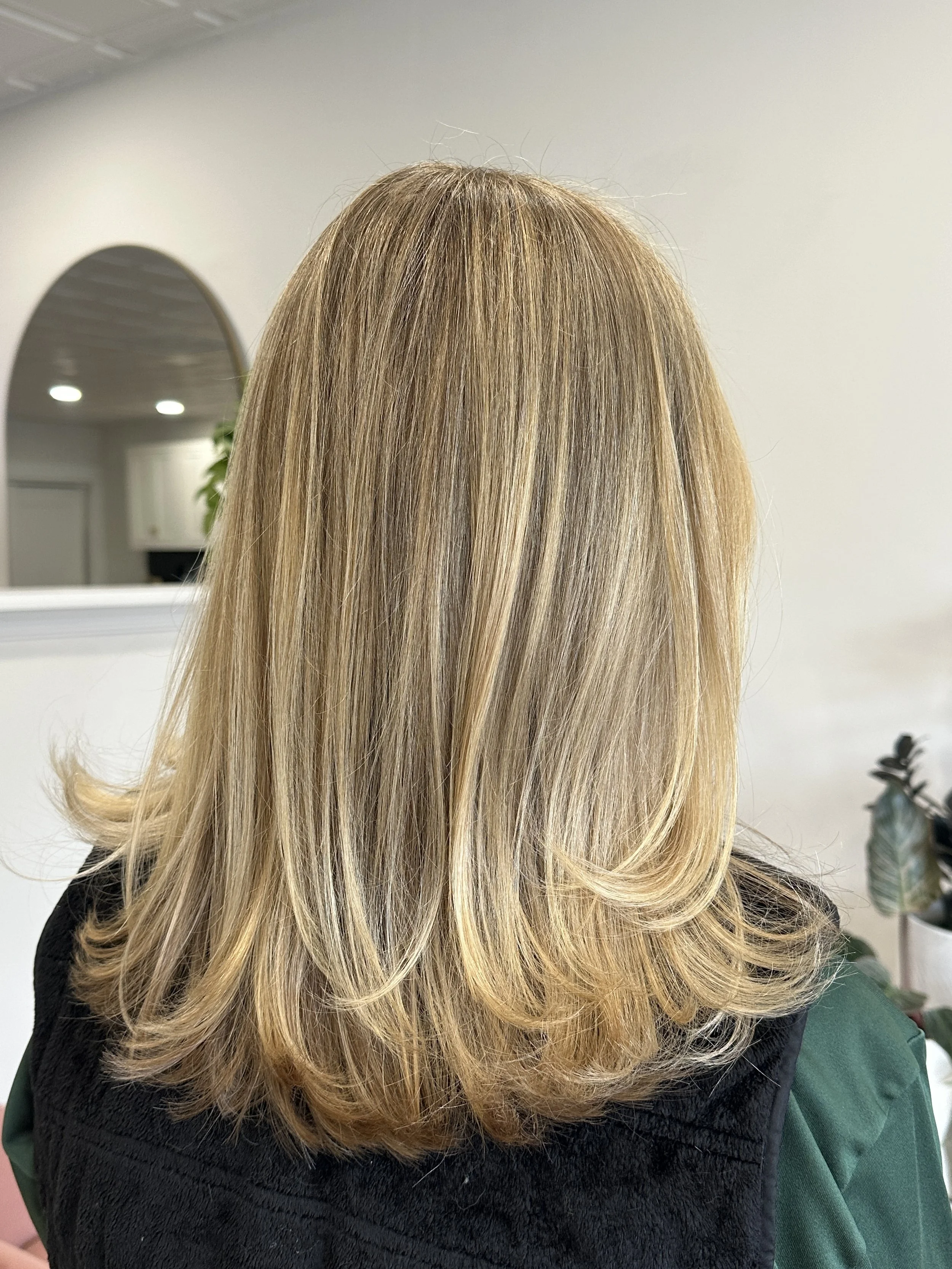 Sponge process and highlight by Anna + cut and blowout by Jillian