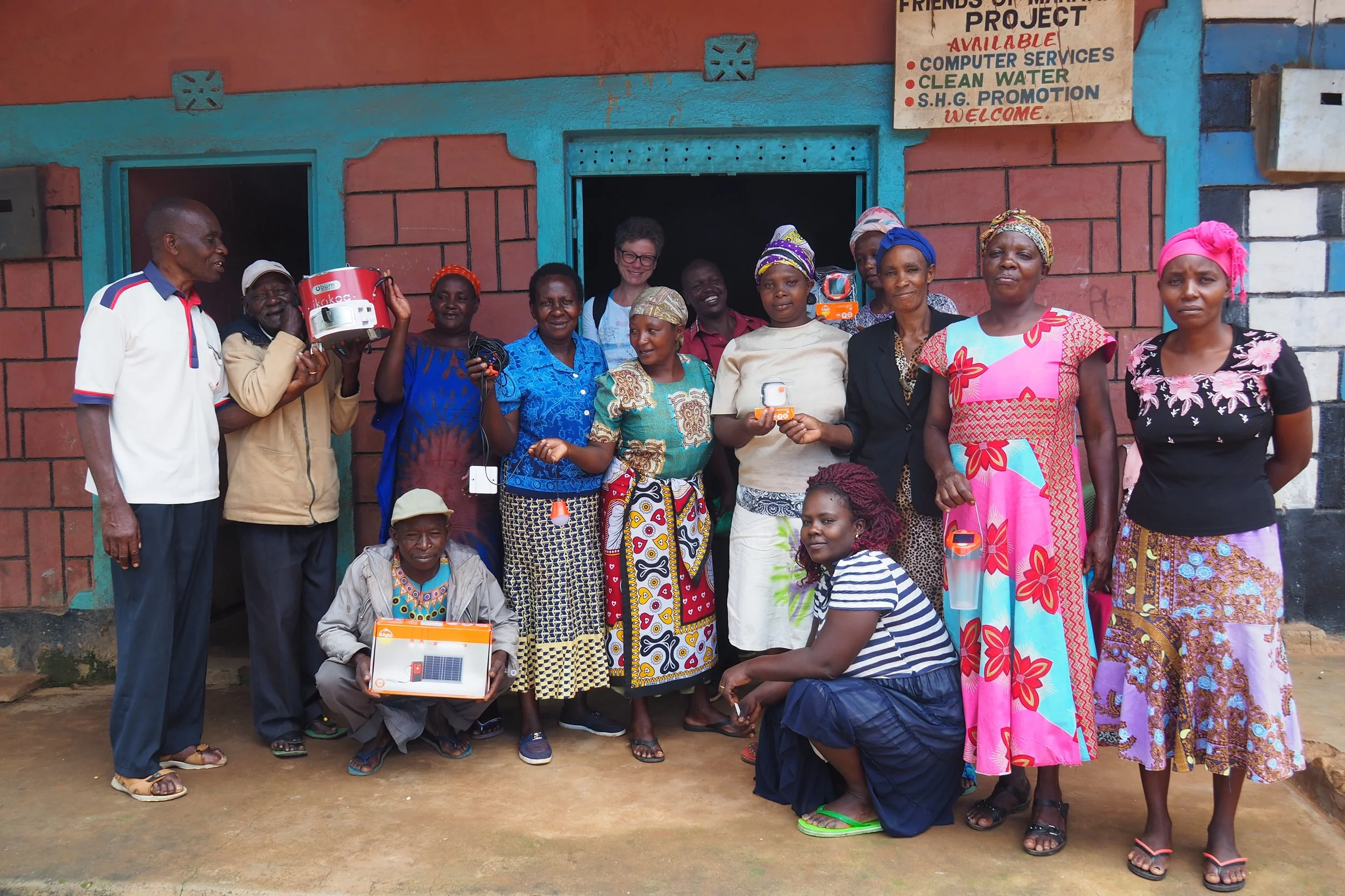 Energieeffiziente Kochöfen und Solarlampen