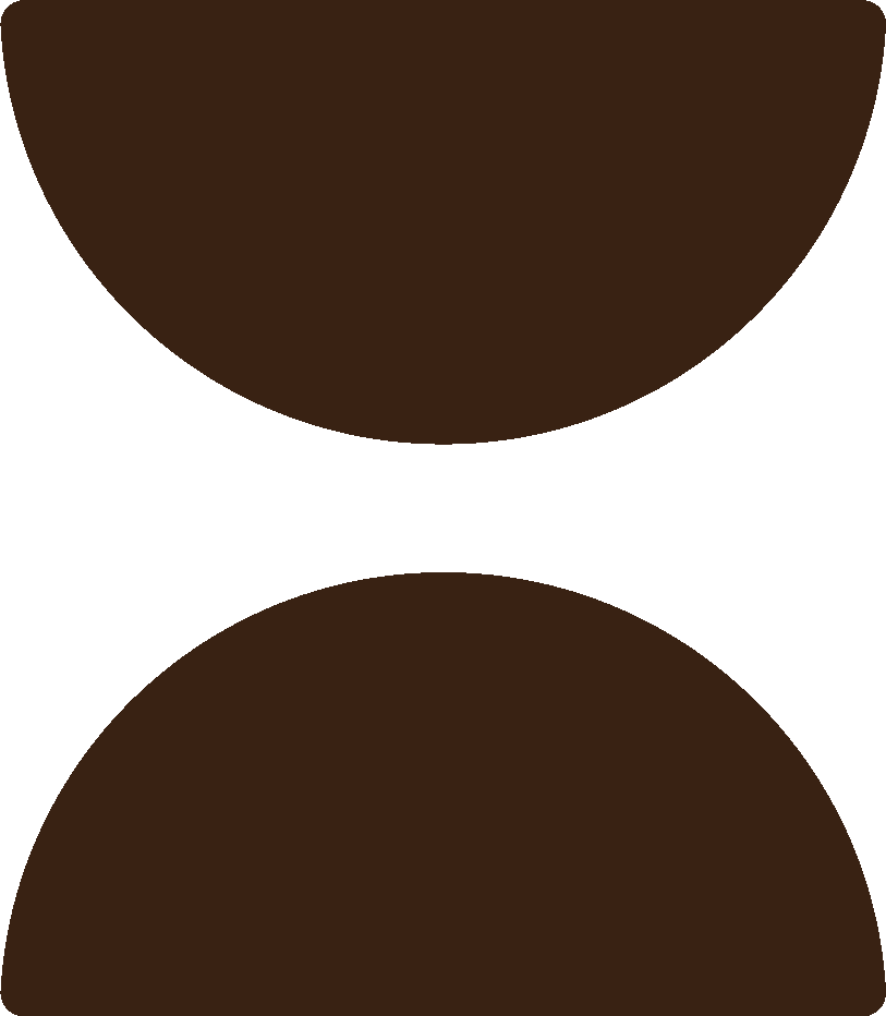 Twee chocoladetruffels met een halve cirkel vorm, donkerbruin voor donkerדר chocolade.