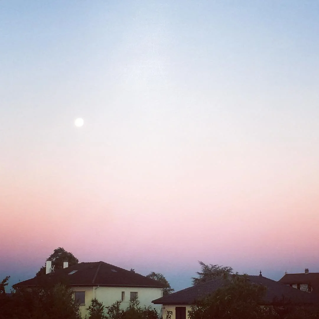 ⛅️🌅🌄. #sky #ciel #matin #morning #levee #wakeup #wake #up #sun #soleil #moon #lune #blue #pink #rose #bleu #study #ecole #cci #alternance #entreprise #working #workonggirl #love #matin