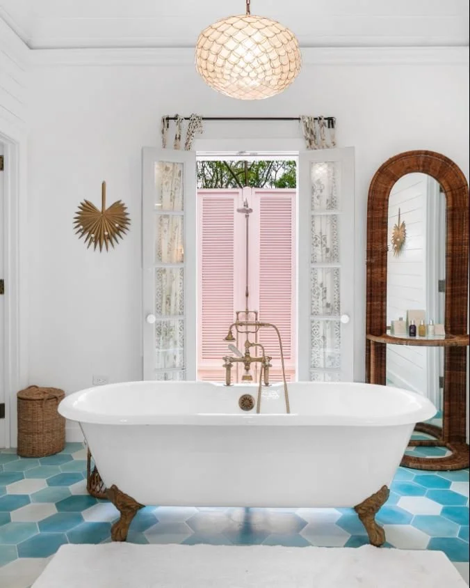 Salt Box Harbour Island