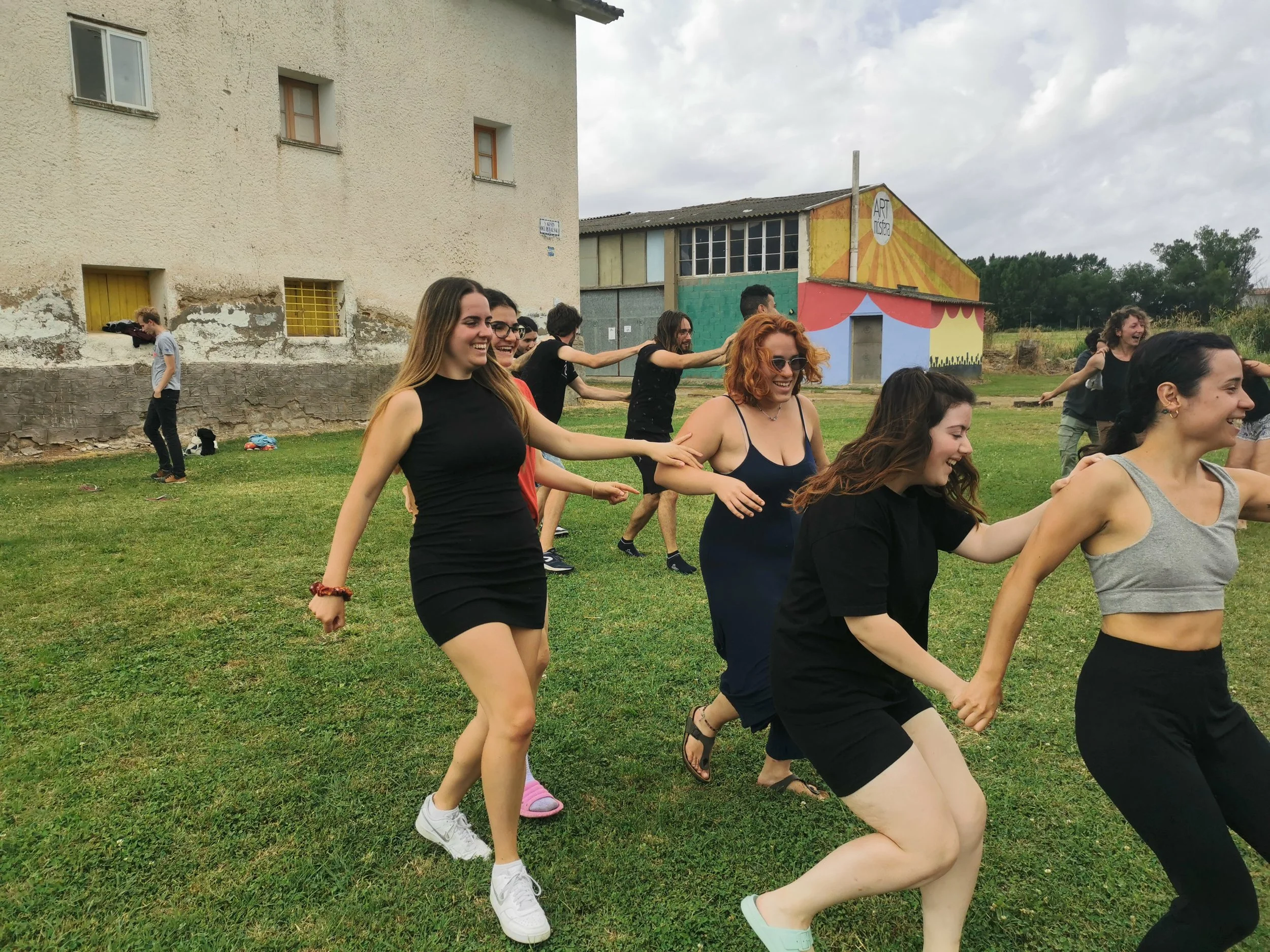 Actividad grupal al aire libre. 