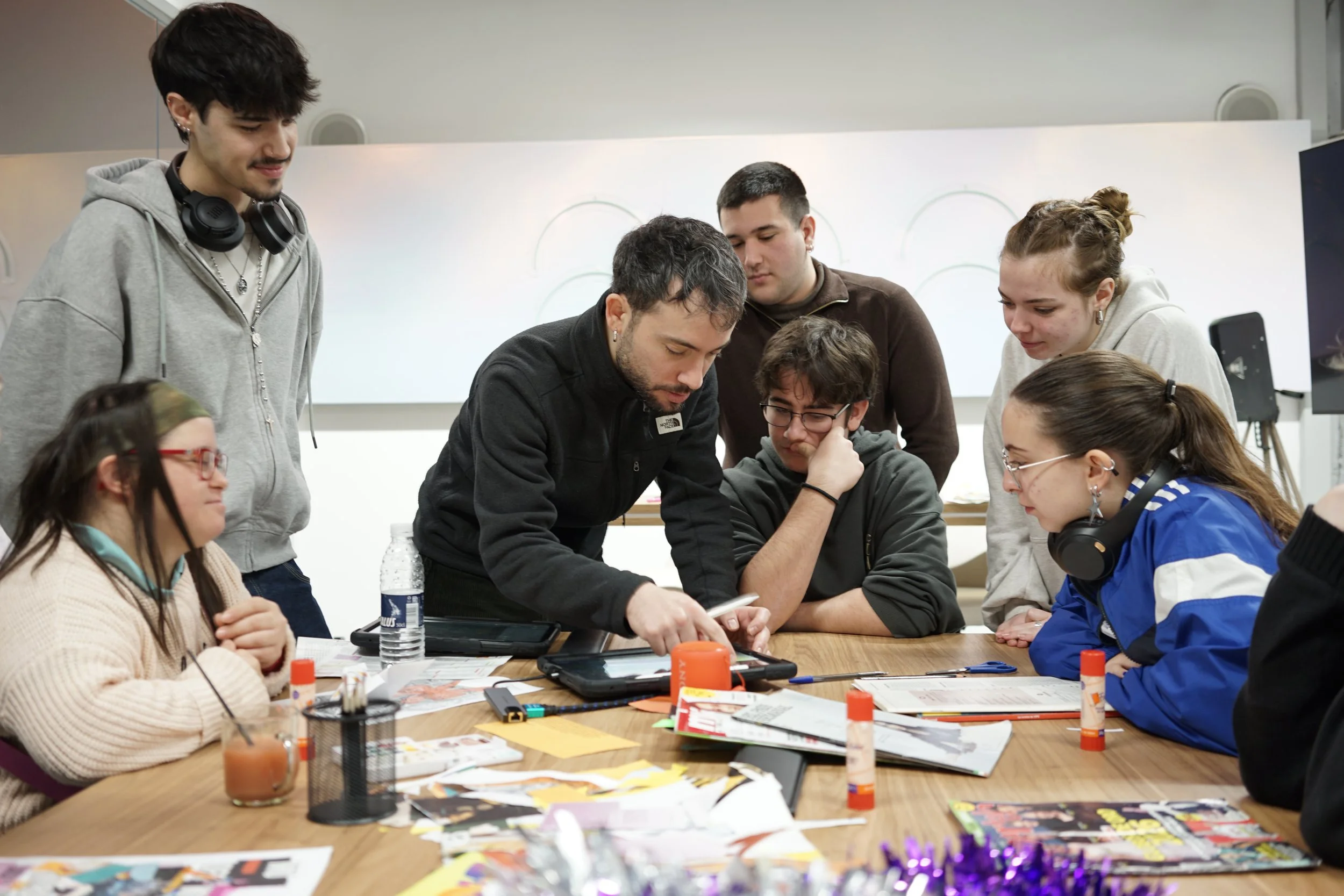 Taller artístico en Rompepuertas. 
