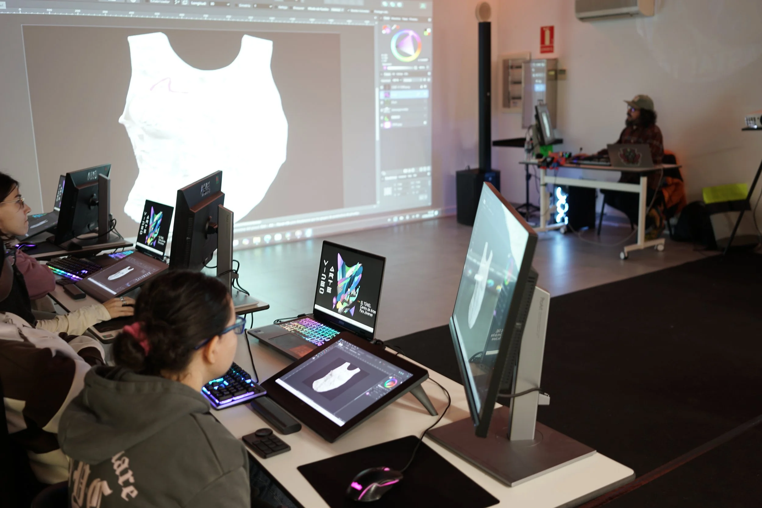 Taller artístico en Rompepuertas. 