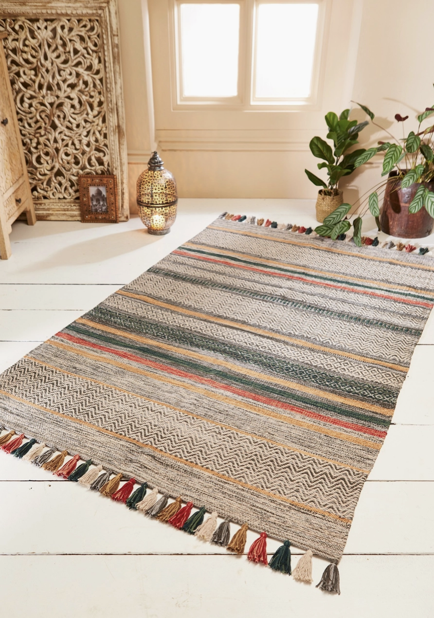 Namaste, Green Antara Cotton Handloom Rug: 90x150cm. Also available in gold colour way