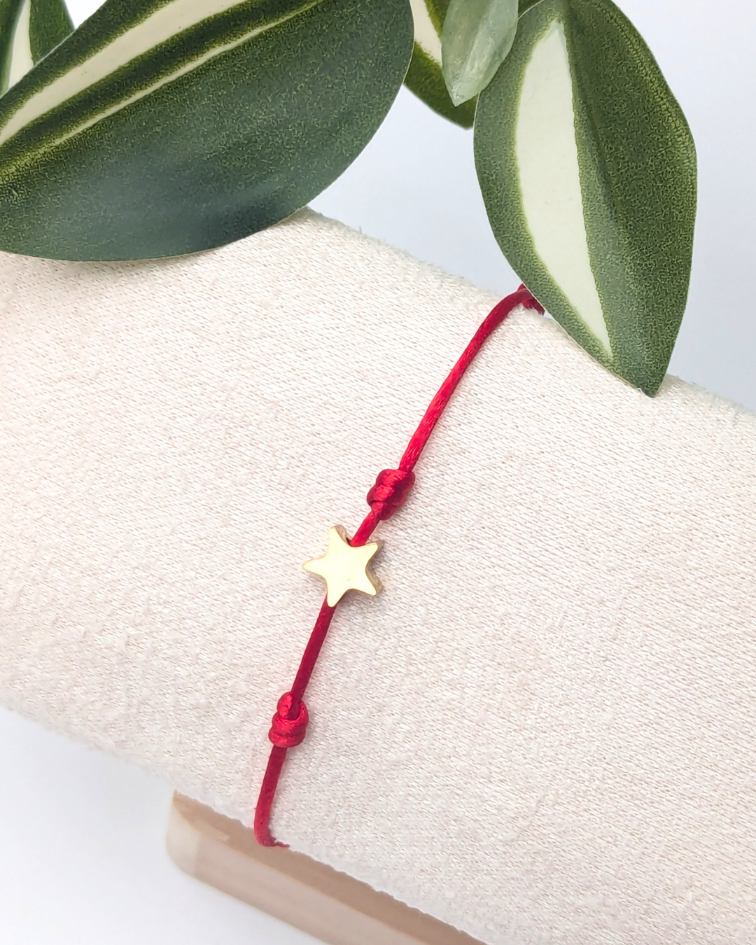 bracelet rouge etoile.png