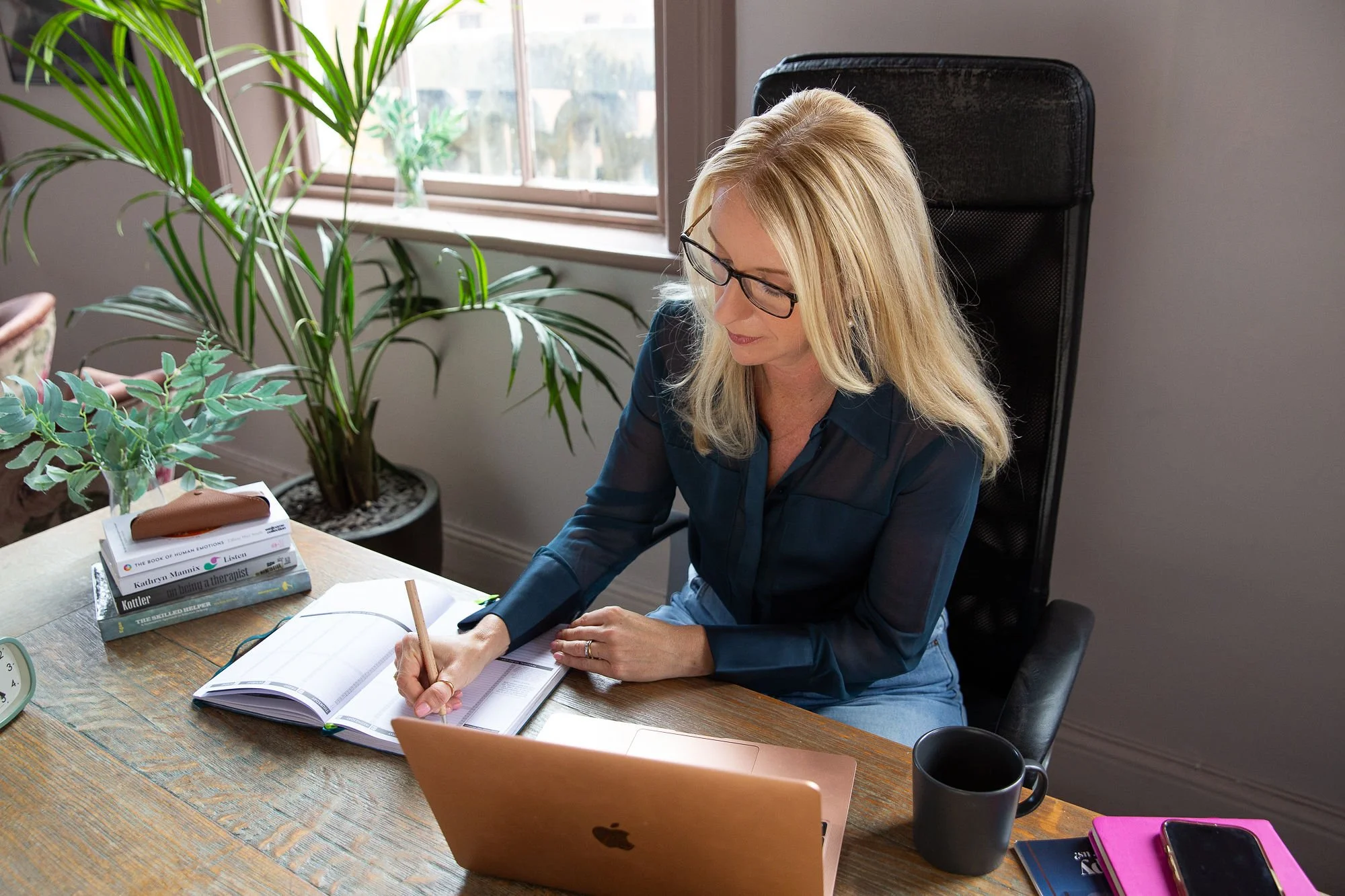 Claire Dale, qualified therapist serving Alderley Edge, Wilmslow, Knutsford & Greater Manchester counselling support