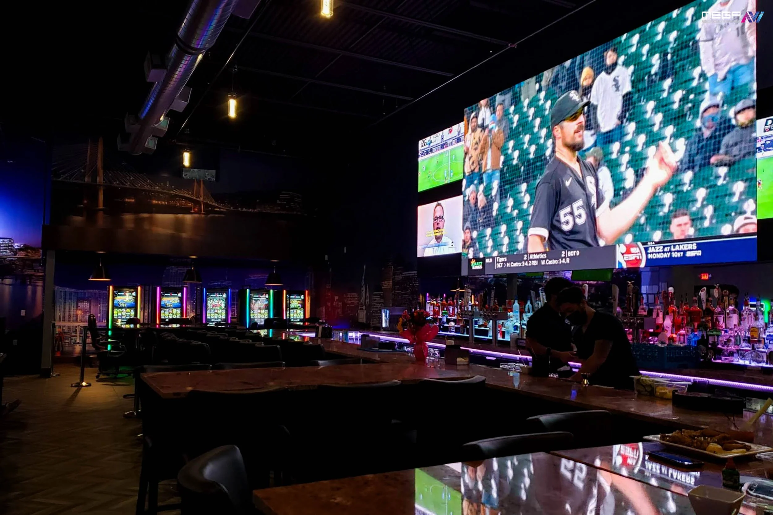 MEGA AVI - Cities Bar & Grill-17.jpg