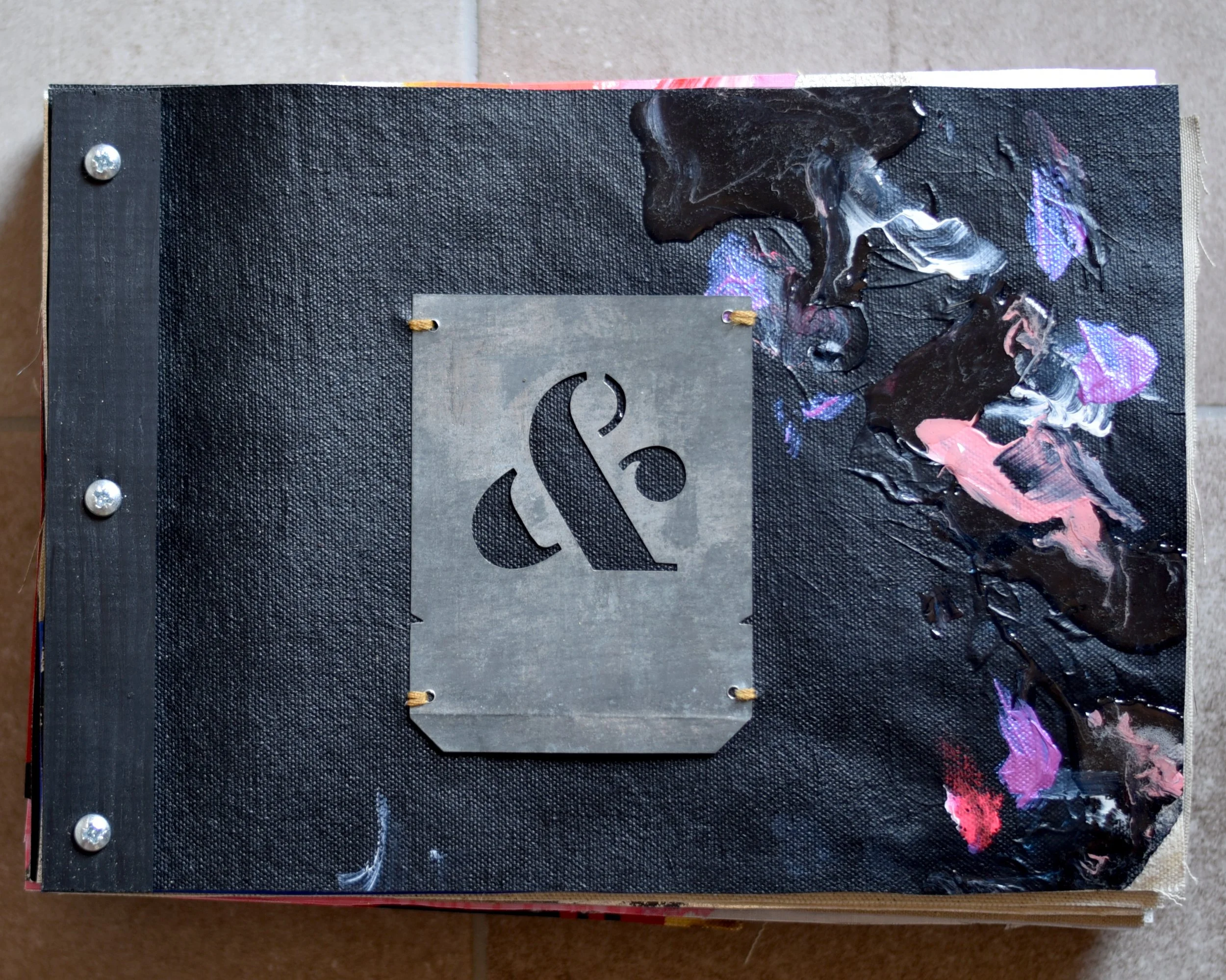 Mixed media. 24 x 30 cm. 2026