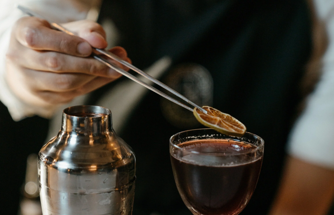 The Importance of Cross-Training FOH Teams on Beverage Knowledge