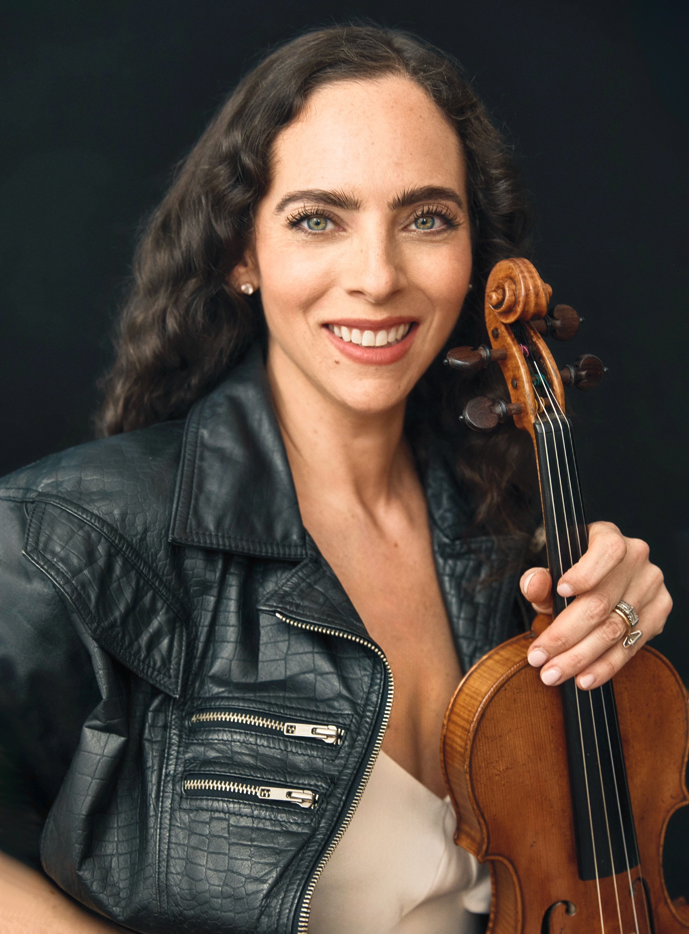 Portrait of Rebecca Cherry, Violinist, electric Violinist and founder of Rebecca Cherry Music