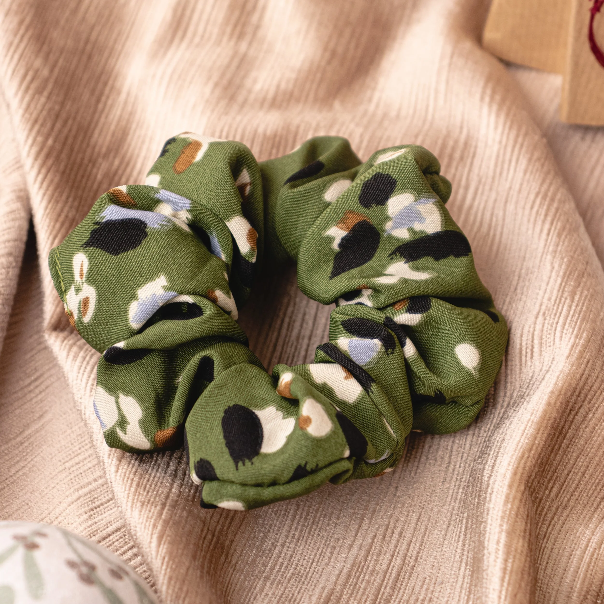 Festive_ Olive_Pattern_Scrunchie_5.JPEG