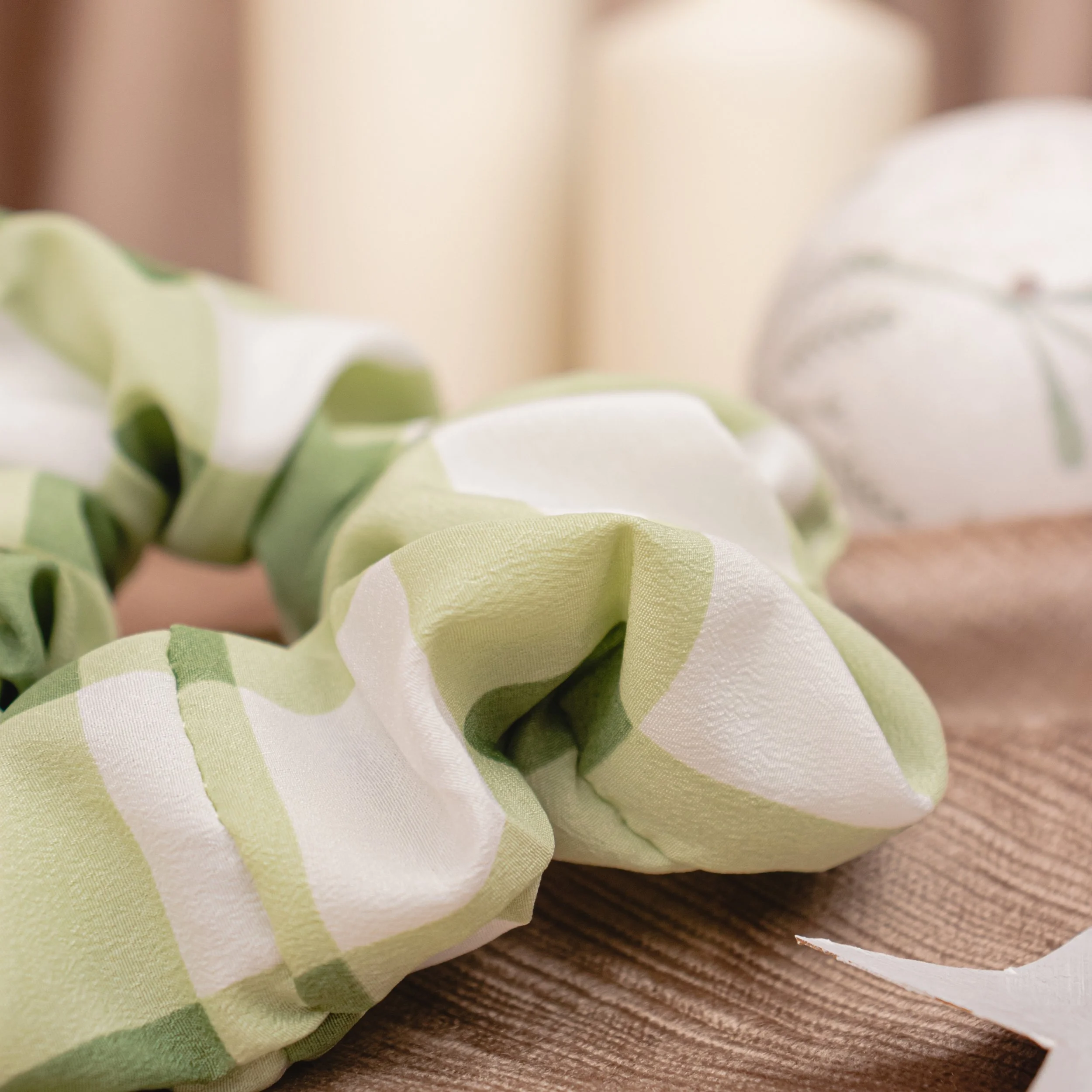 Mint&White_Scrunchie_1.JPEG