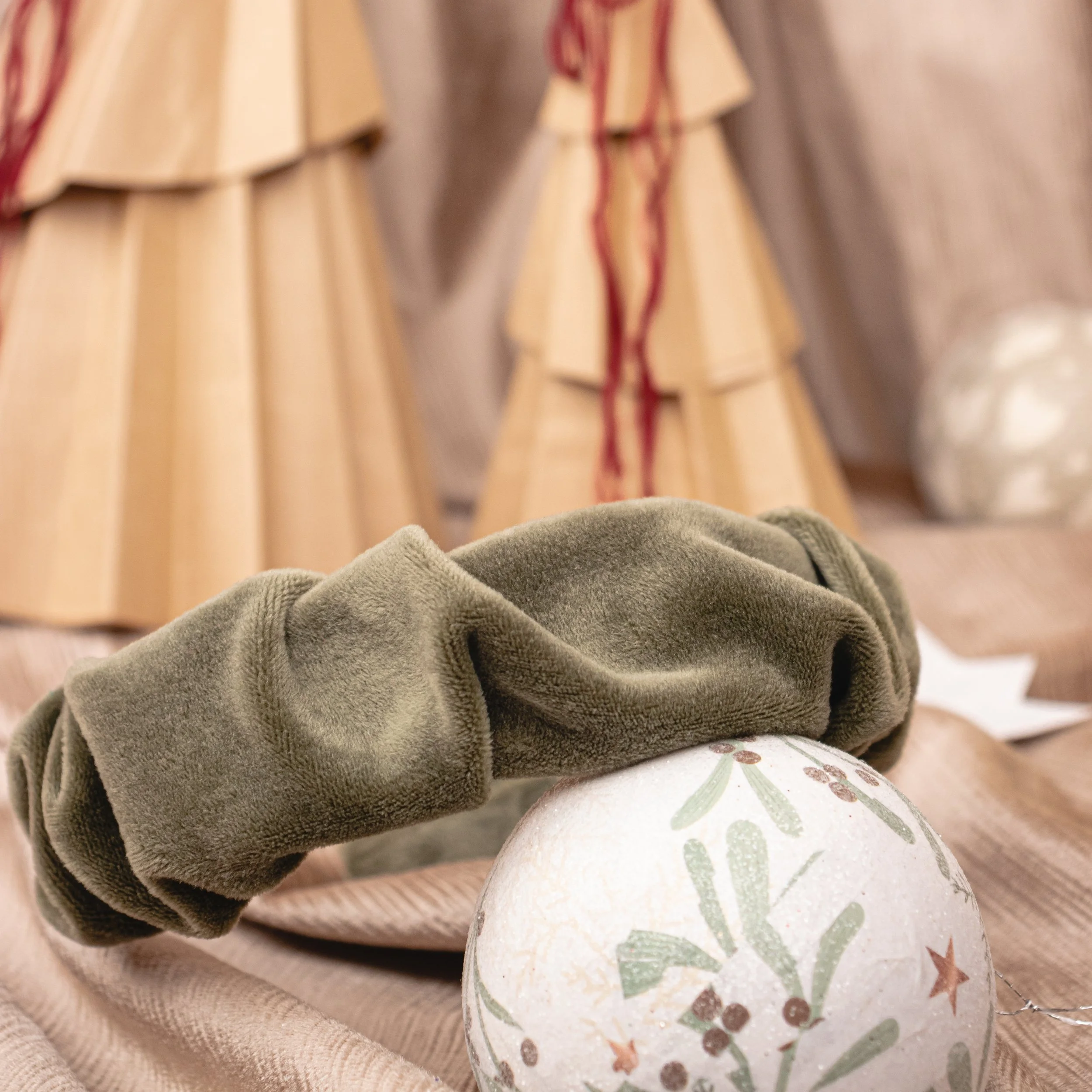 Rosemary_Velvet_Ruffle_Headband_1.JPEG