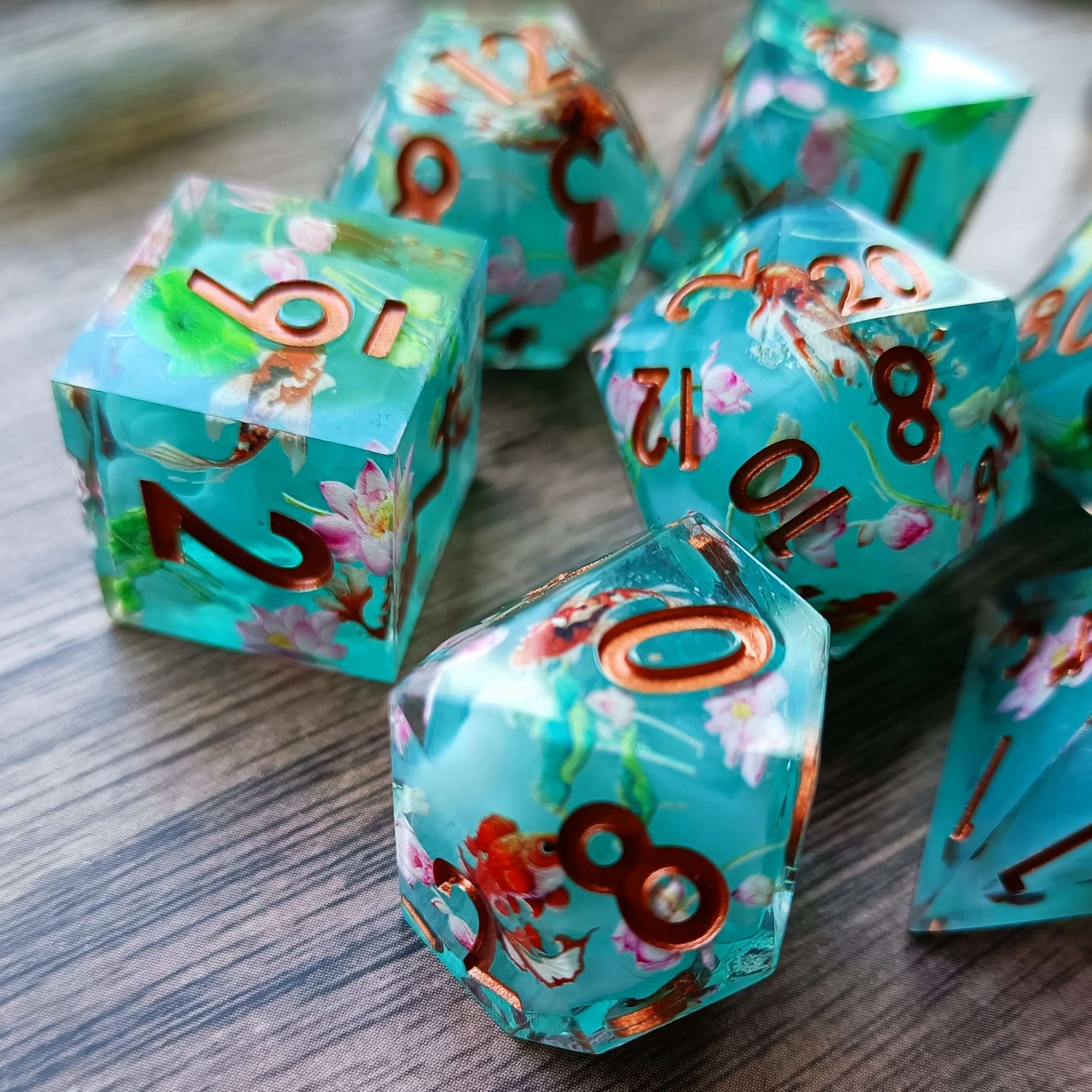 Water Lily | Sharp-Edged Dice Set