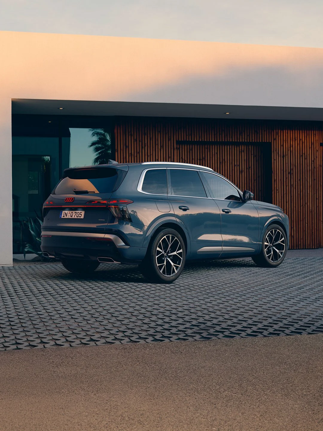 Q7 Frame 6.jpg