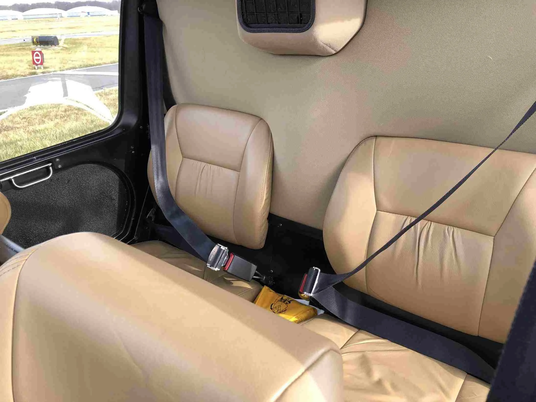 R44-Interior-scaled_11zon.jpg