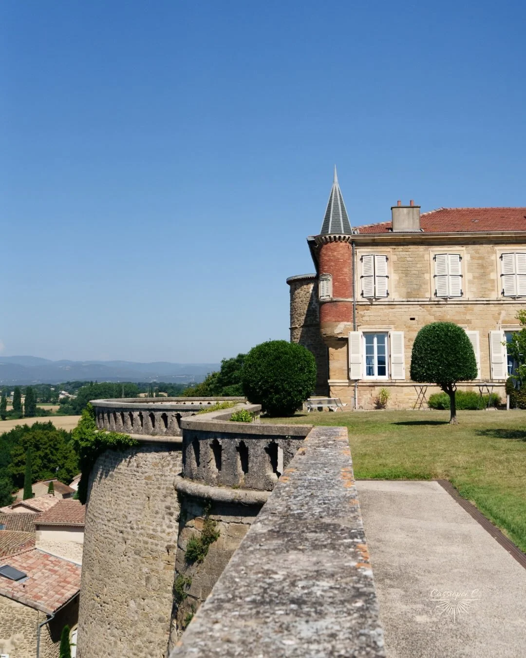 Quelques images captur&eacute;es &agrave; l&rsquo;Orangerie lors d&rsquo;un &eacute;v&eacute;nement professionnel ✨

Un lieu plein de charme, charg&eacute; d&rsquo;histoire et ancr&eacute; au c&oelig;ur de la Dr&ocirc;me proven&ccedil;ale.

Un cadre 