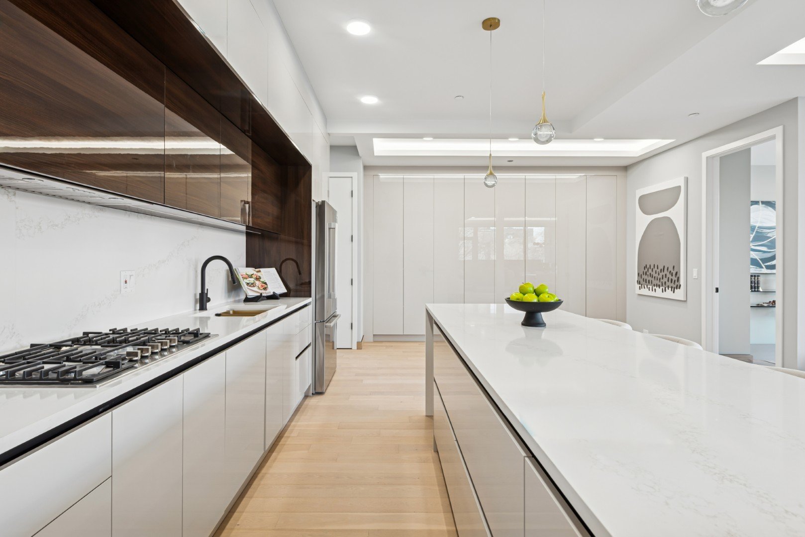 Roman-466NPaulina202(11) (Large).jpg