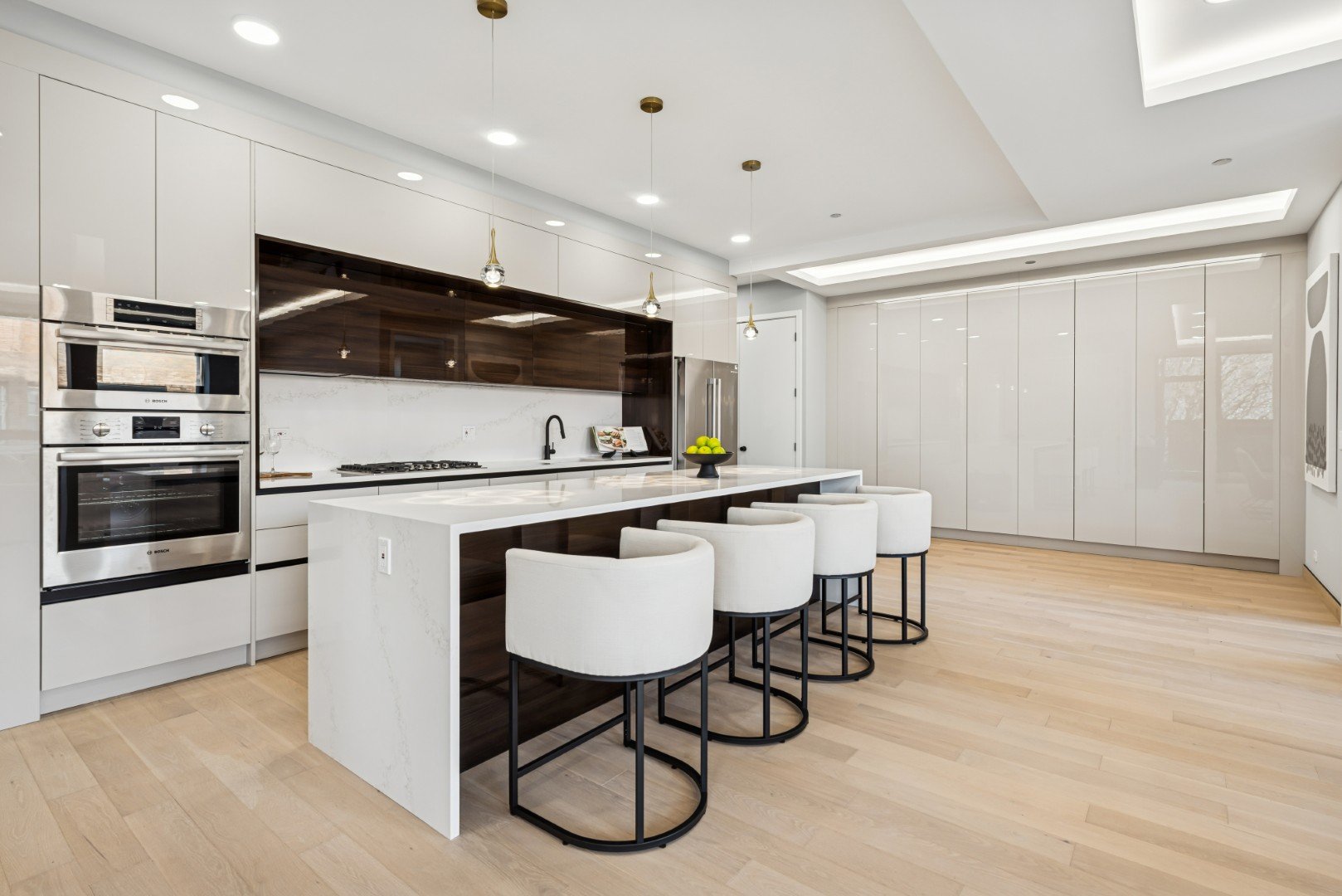 Roman-466NPaulina202(12) (Large).jpg