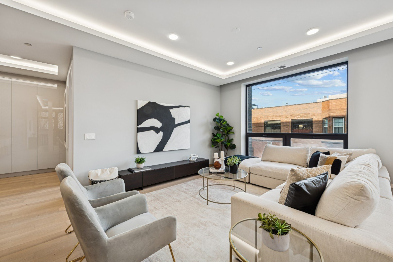 Roman-466NPaulina202(3) (Large).jpg