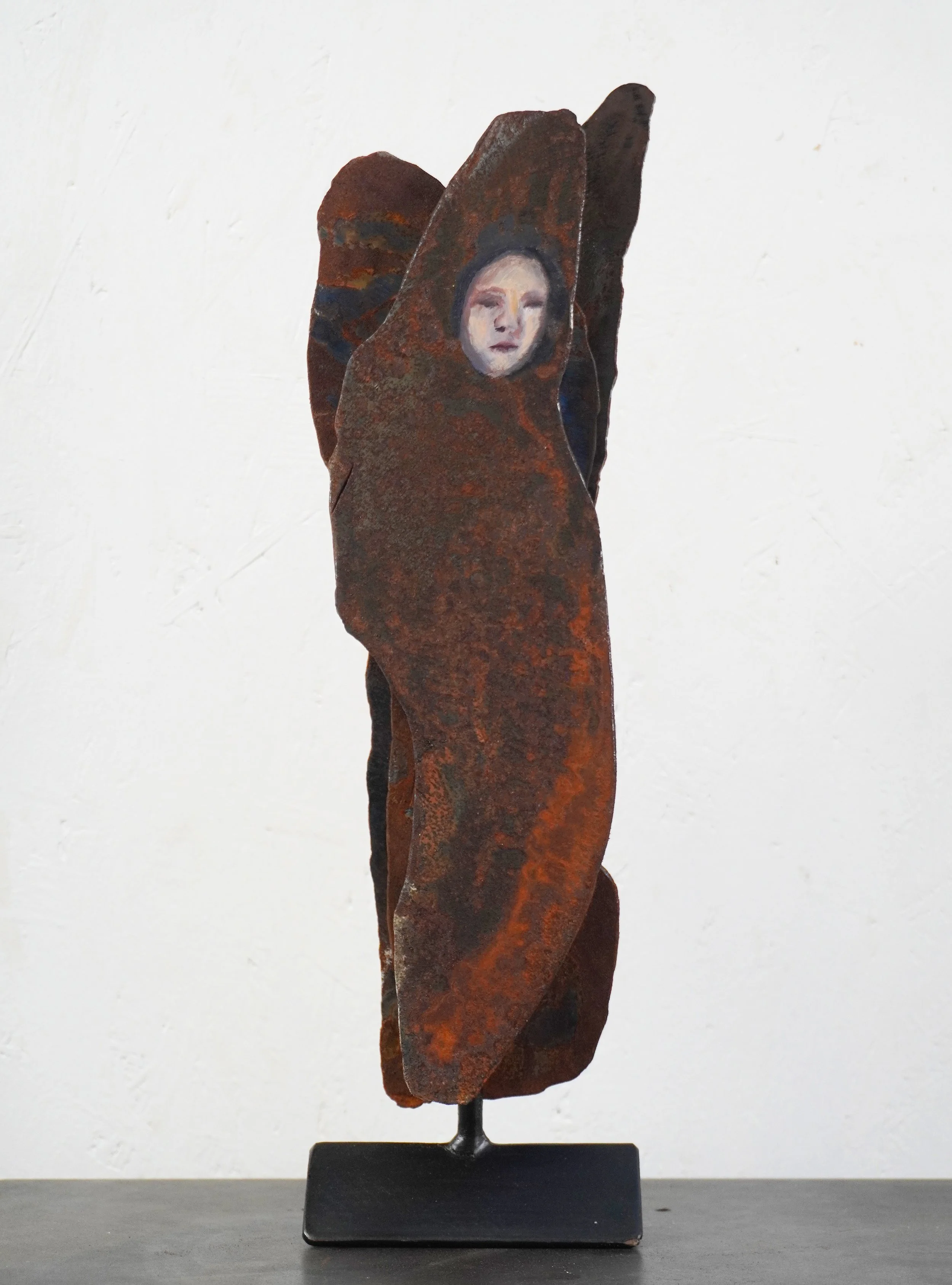 Material Body - inside
12x9x36cm
steel,oil paint
€950,-