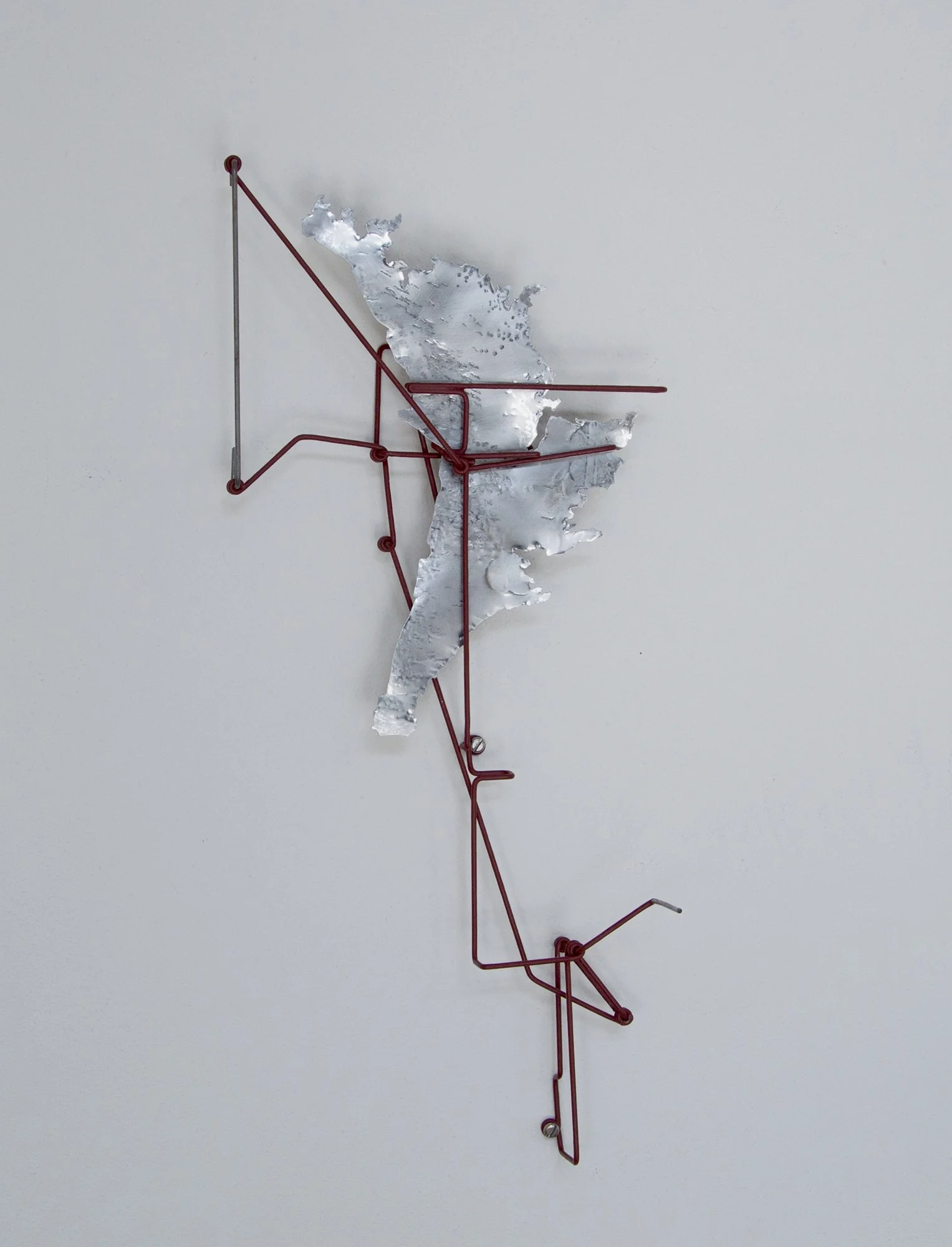 Departure,
2015,
34x53x16 cm,
steel wire and stainless steel plate,