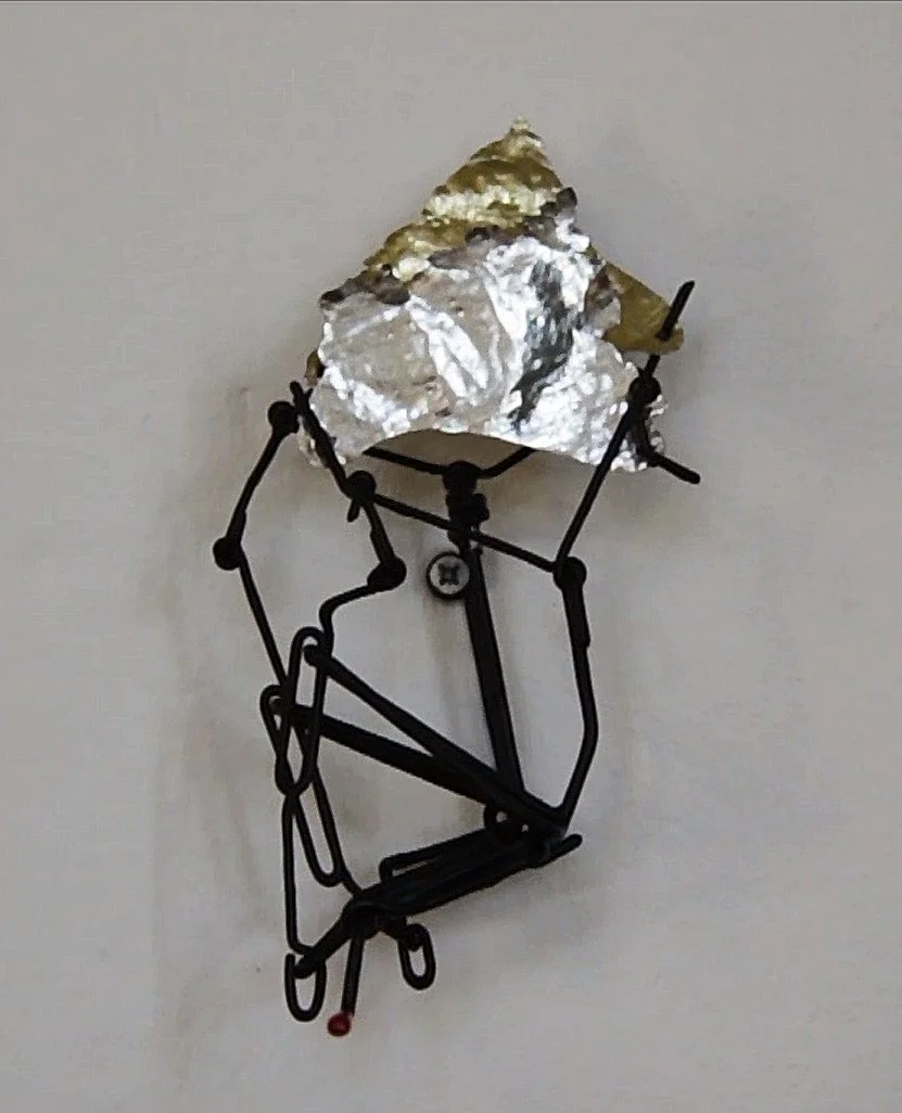 Westerwind,
2014,
7x13x6 cm,
steel wire and tinplate painted black and read,
(sold)