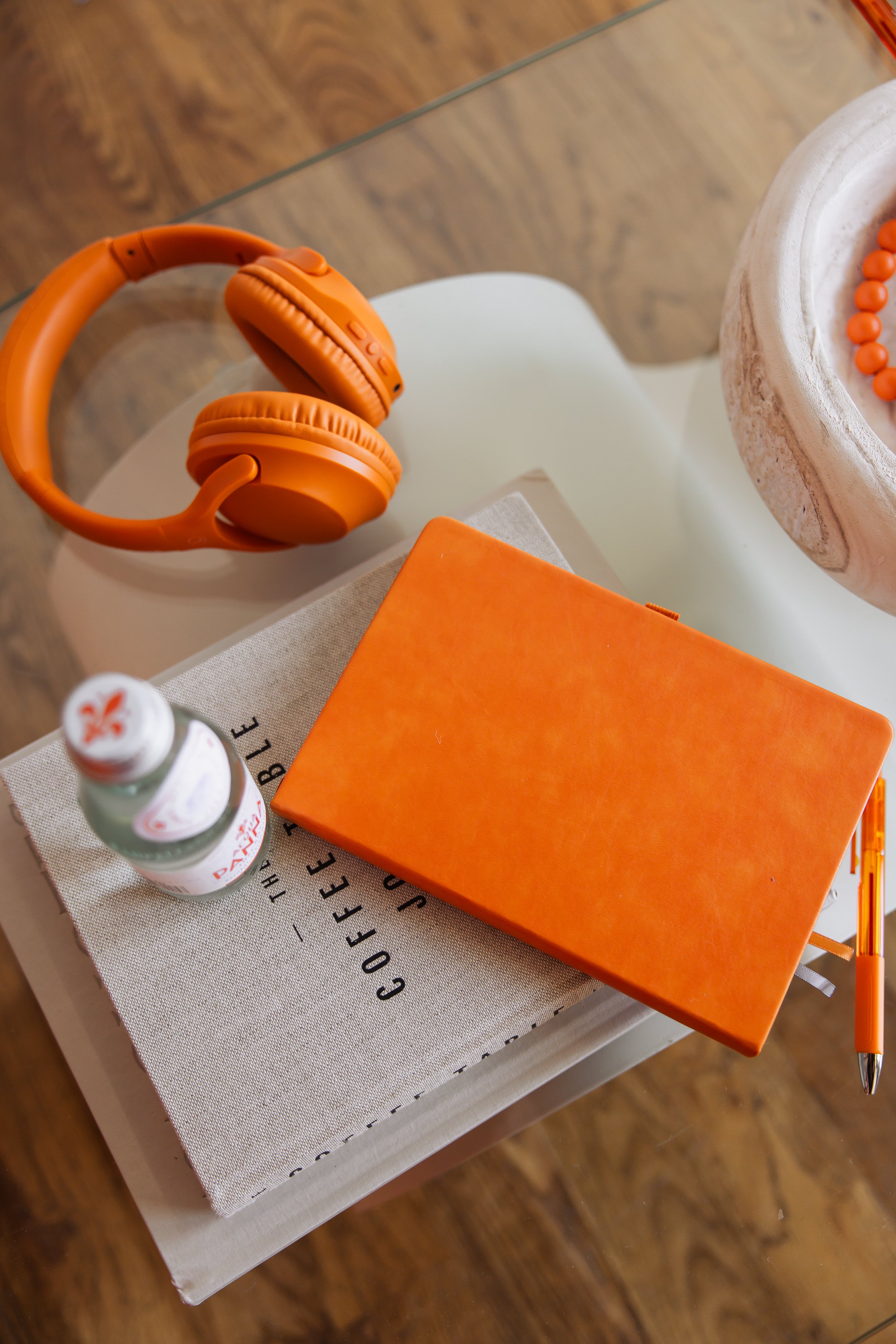 Personal branding coach who will help you show up authentically and convert and audience into buyers.