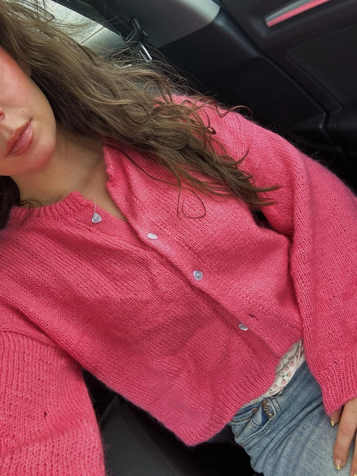 Pink Robin Jacket is probably one of my most worn pieces💝 

Knitted in @sandnesgarn Saunday + Thin Silk Mohair 🕊️

#knitting