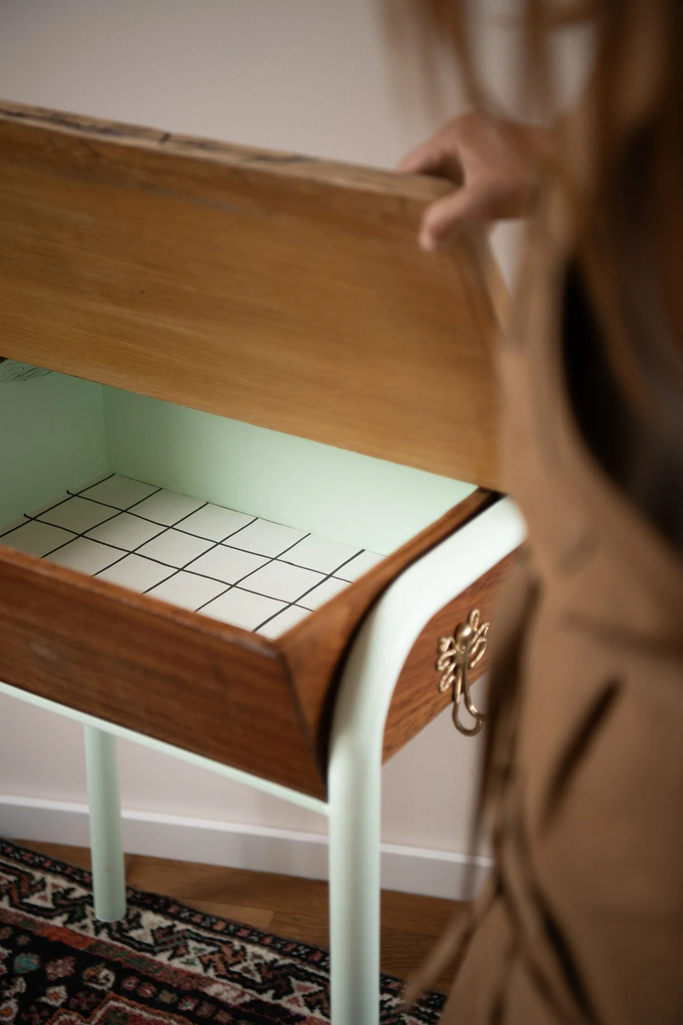 bureau-ecolier-vintage-relooke-l-ecolier-detail-papier-casier-meliwood.jpg