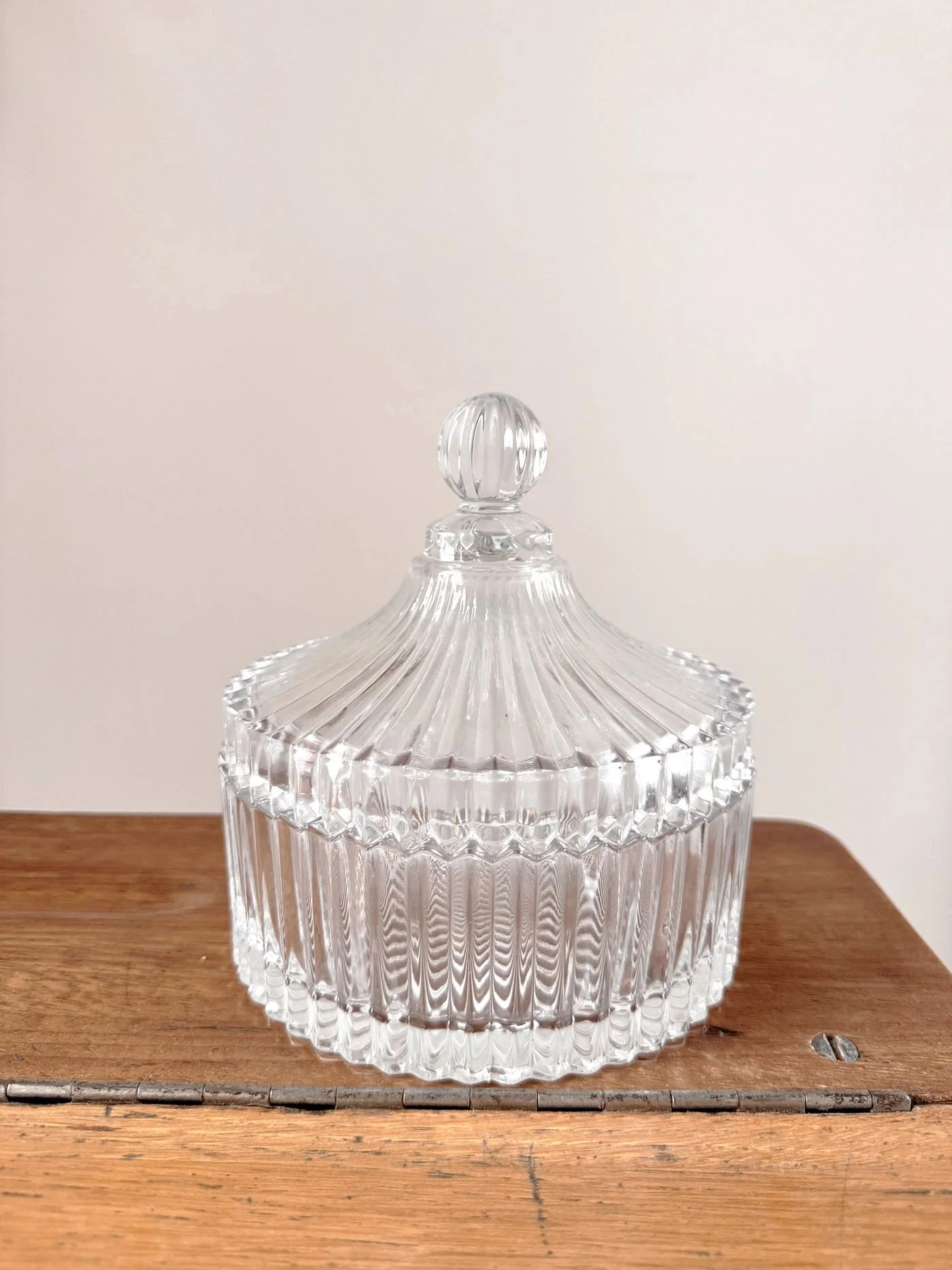 vaisselle-vintage-bonbonniere-verre-tagada-sucrier-transparent-meliwood.jpg