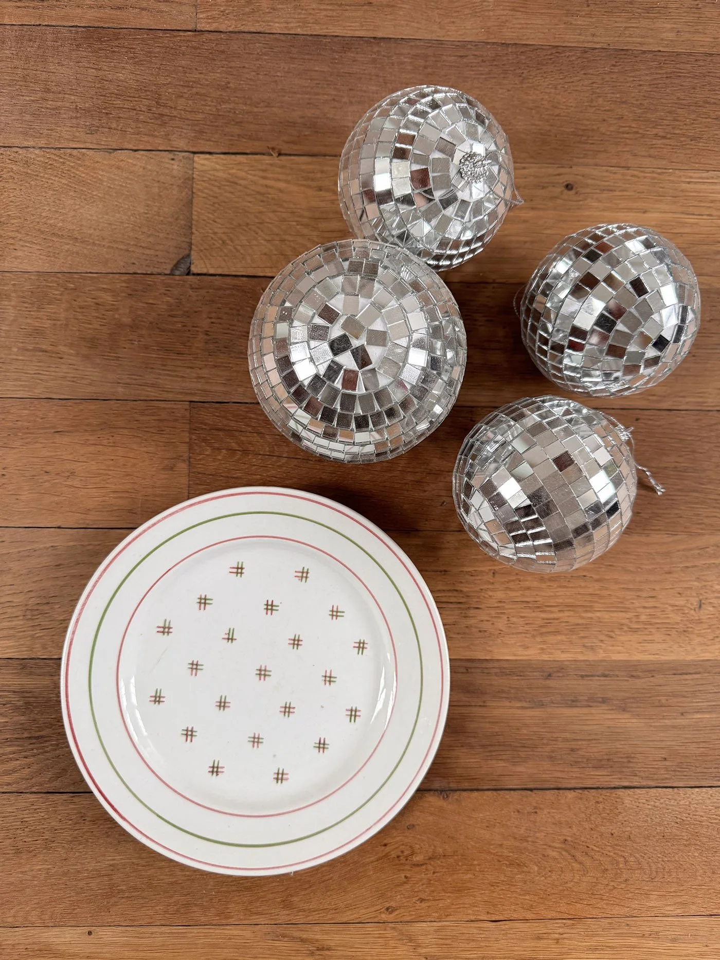 vaisselle-vintage-assiette-dessert-olive-recto-meliwood.jpg