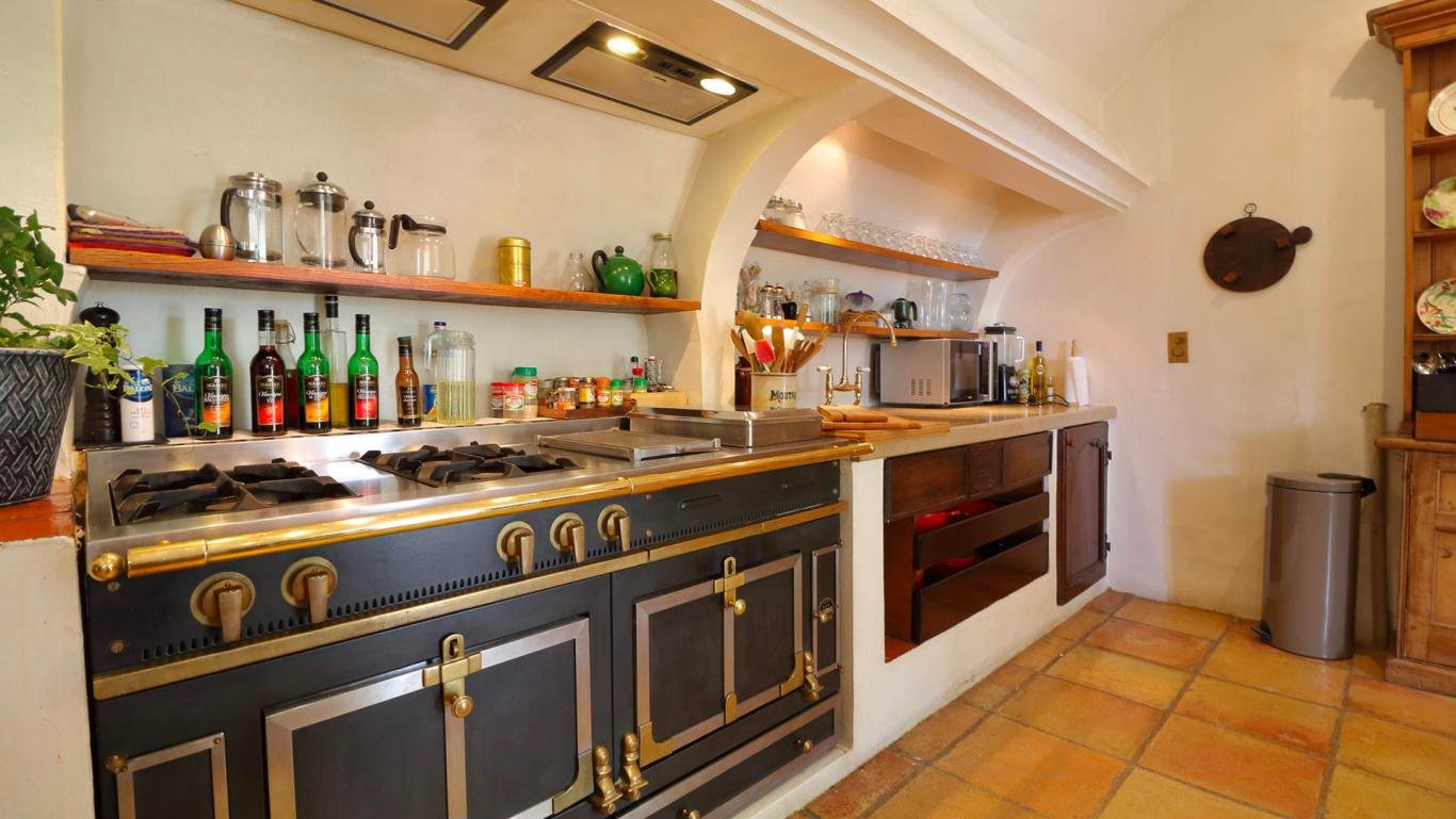 provence-chateau-de-lusannes-sannes (6).jpg