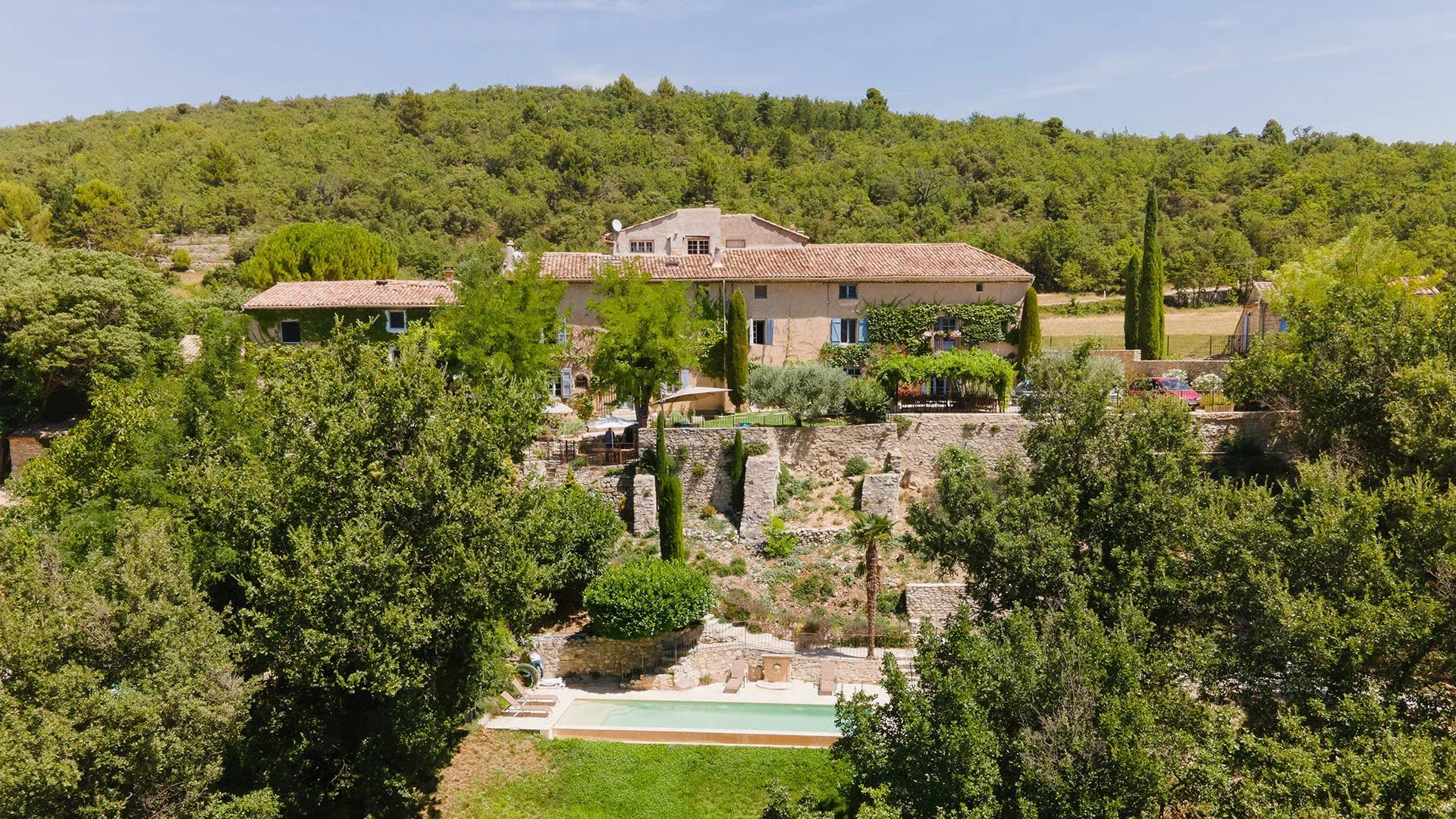 luxury bastide villa with pool in Provence — AZUR ESTATE collection