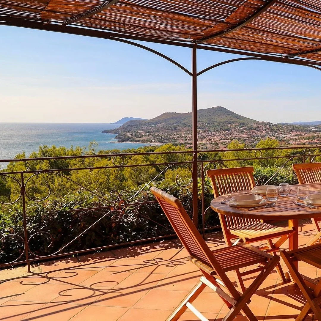 luxury sea-view villa overlooking the Mediterranean in Hyères, French Riviera — AZUR ESTATE collection