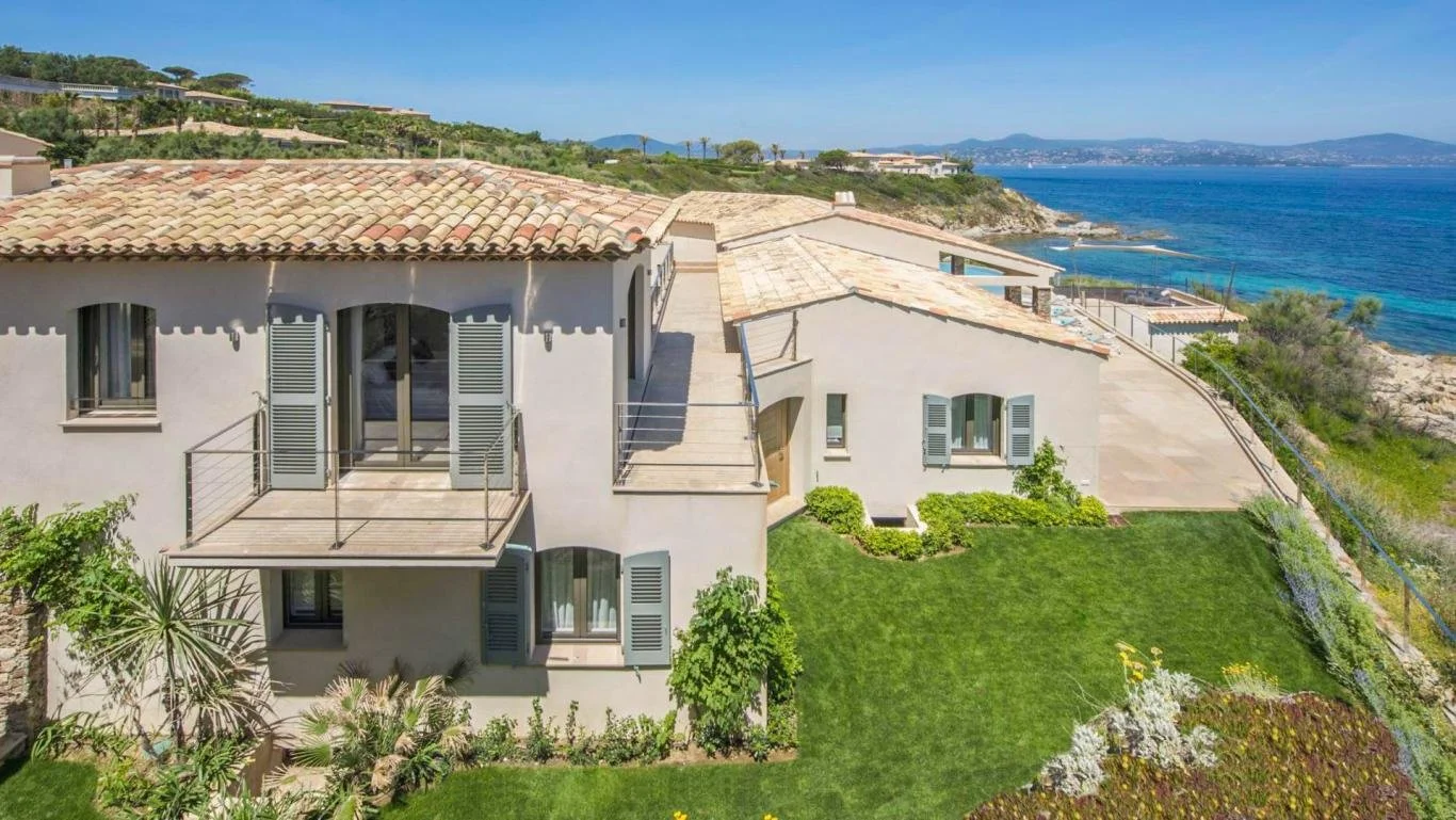 private sea view luxury villa with direct sea access pool helipad boat dock concierge and butler in Saint Tropez — AZUR ESTATE collection