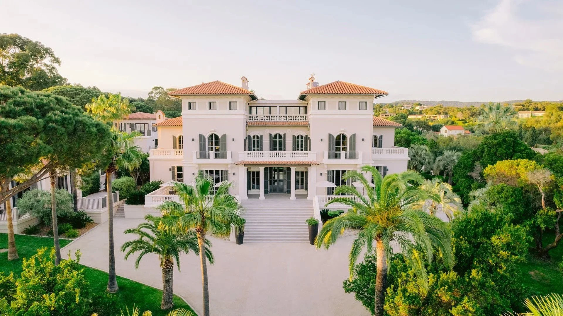 waterfront luxury villa with direct sea view near Saint-Tropez — AZUR ESTATE collection