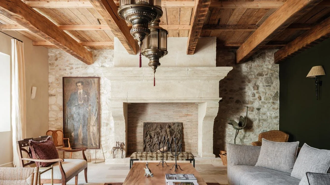 luxury bastide villa with pool in Les Baux de Provence in the Alpilles — AZUR ESTATE collection