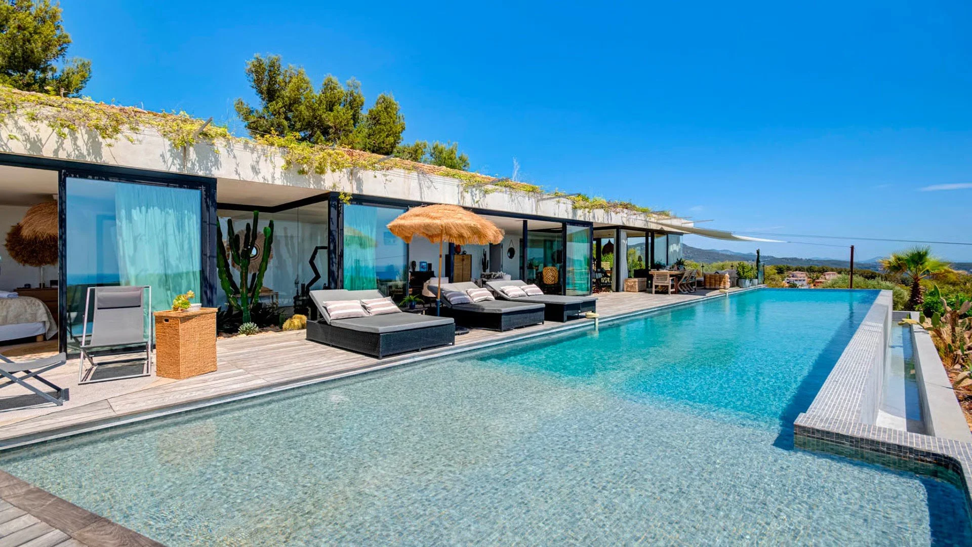 luxury sea-view villa with infinity pool in Bandol, French Riviera — AZUR ESTATE collection