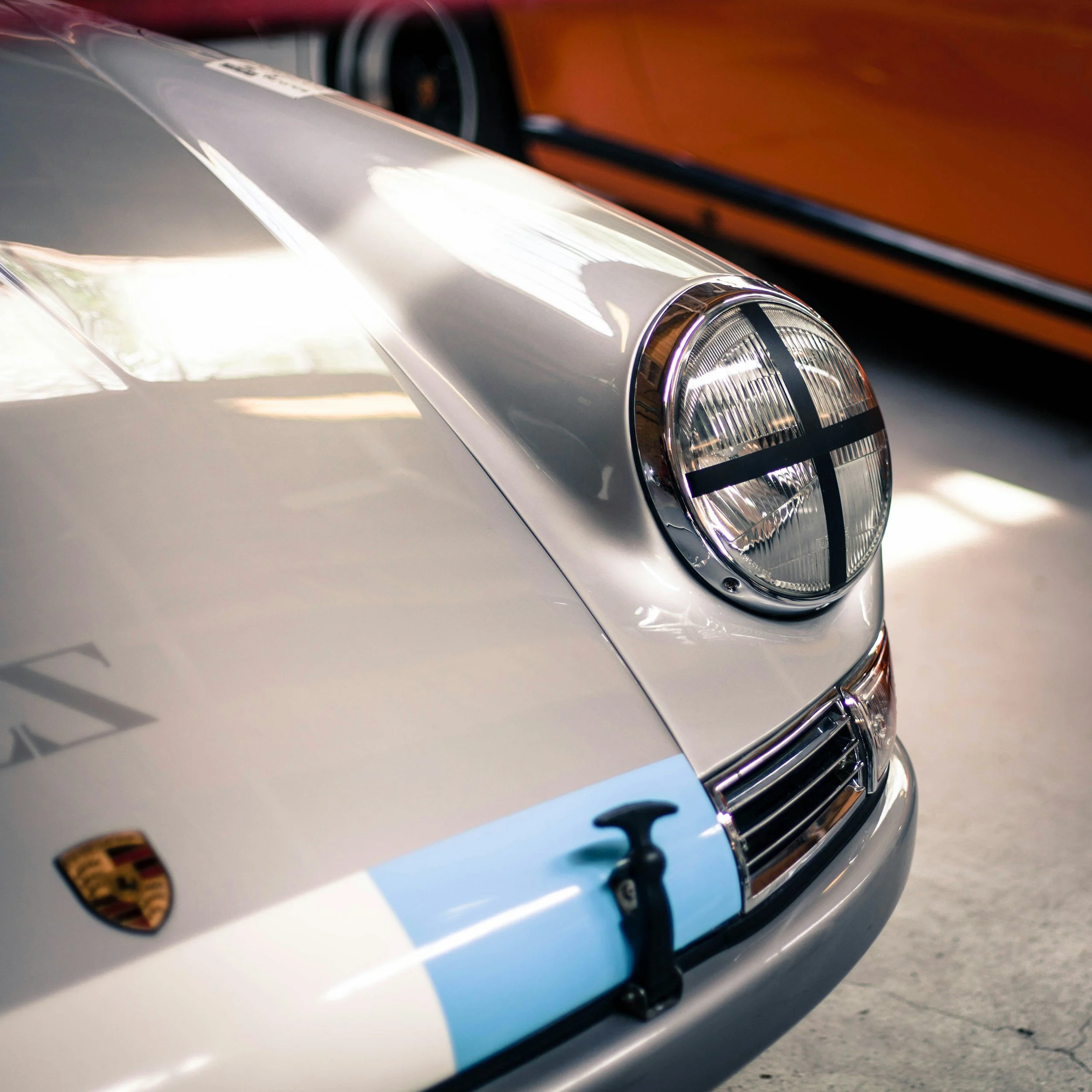 Porsche Garage