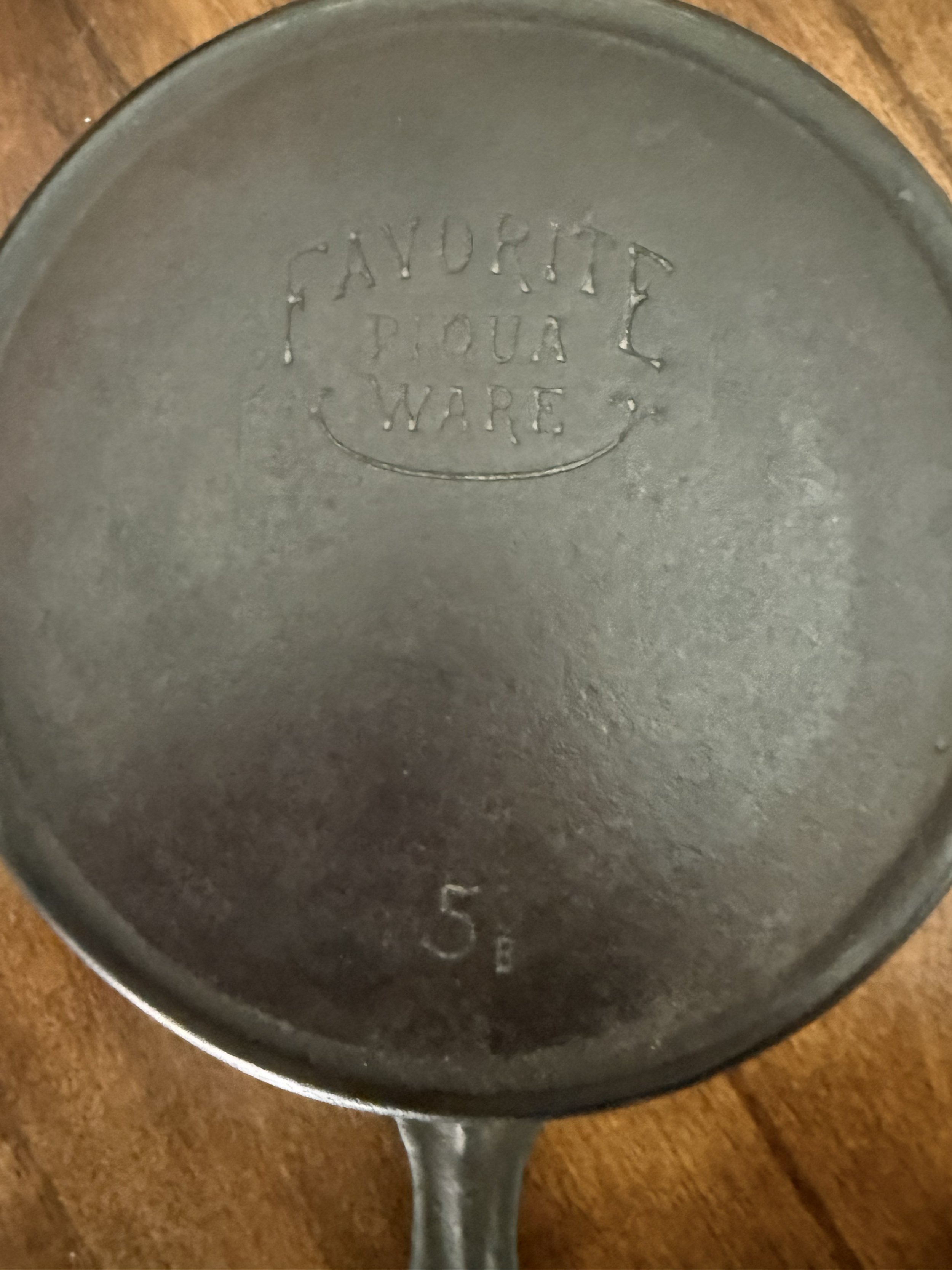 Favorite Piqua Ware No. 5B Skillet