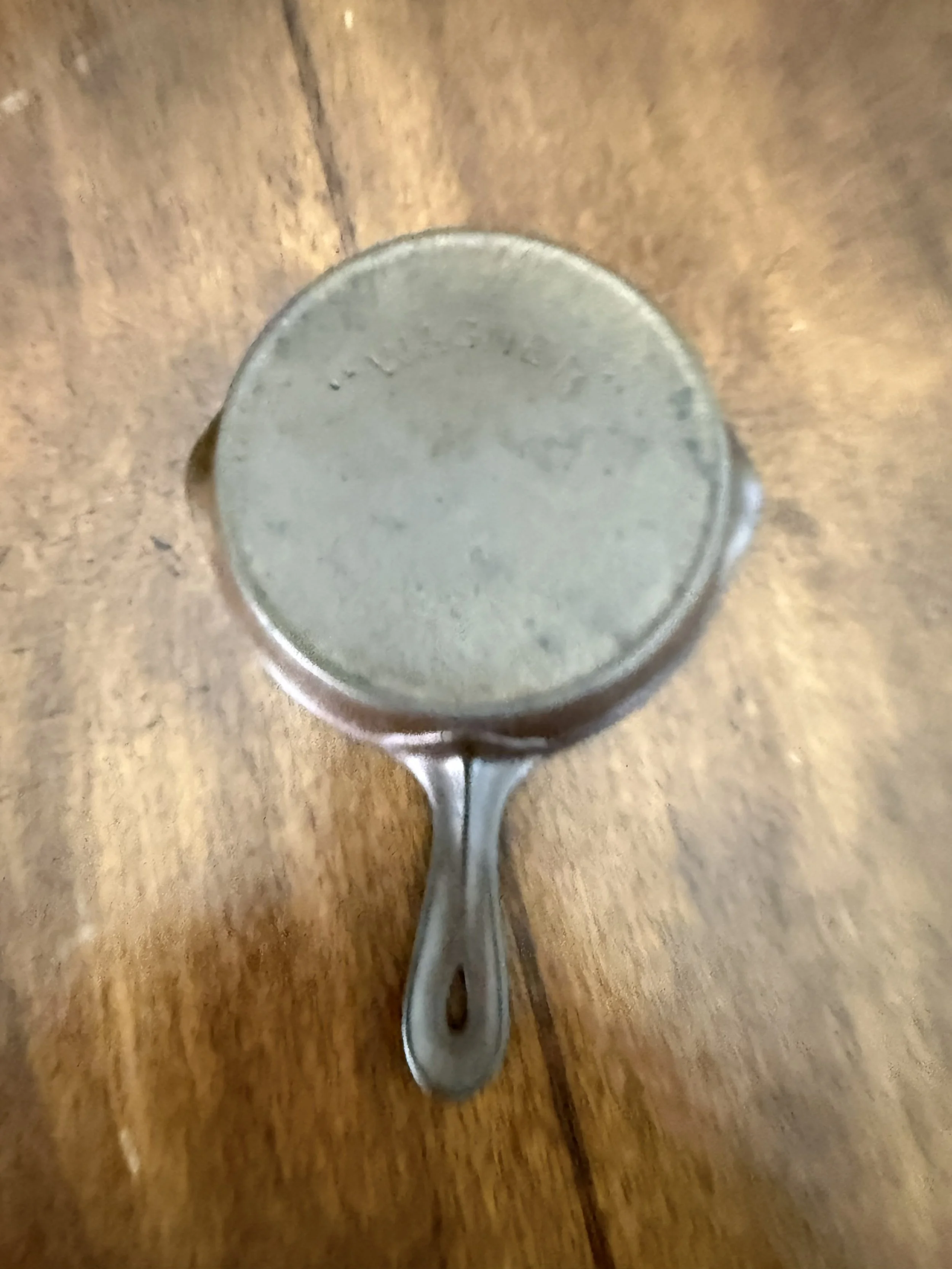 Wagner No. 0 Skillet — Arc Logo