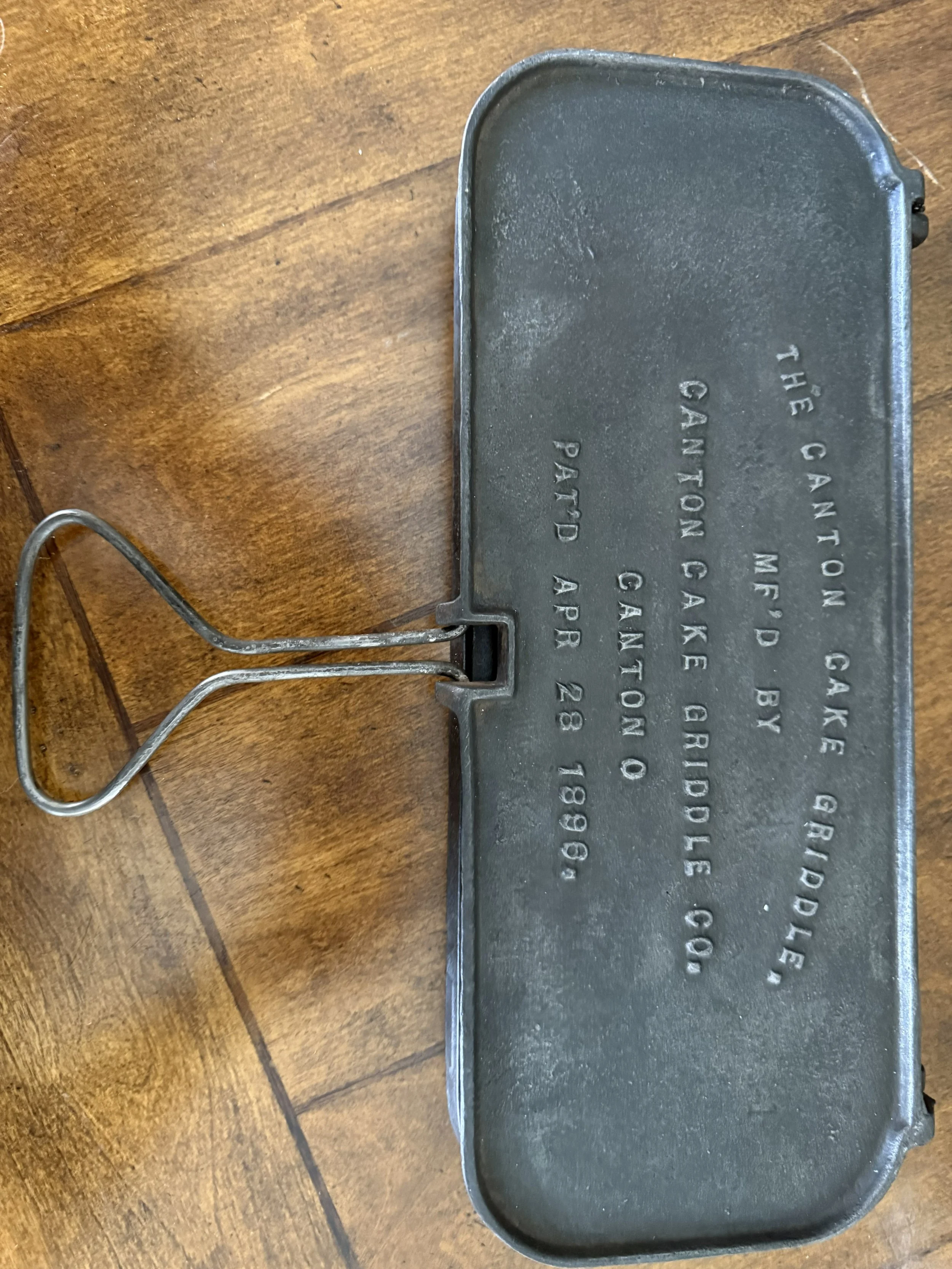 The Canton Cake Griddle — Three-Cake Flop Griddle