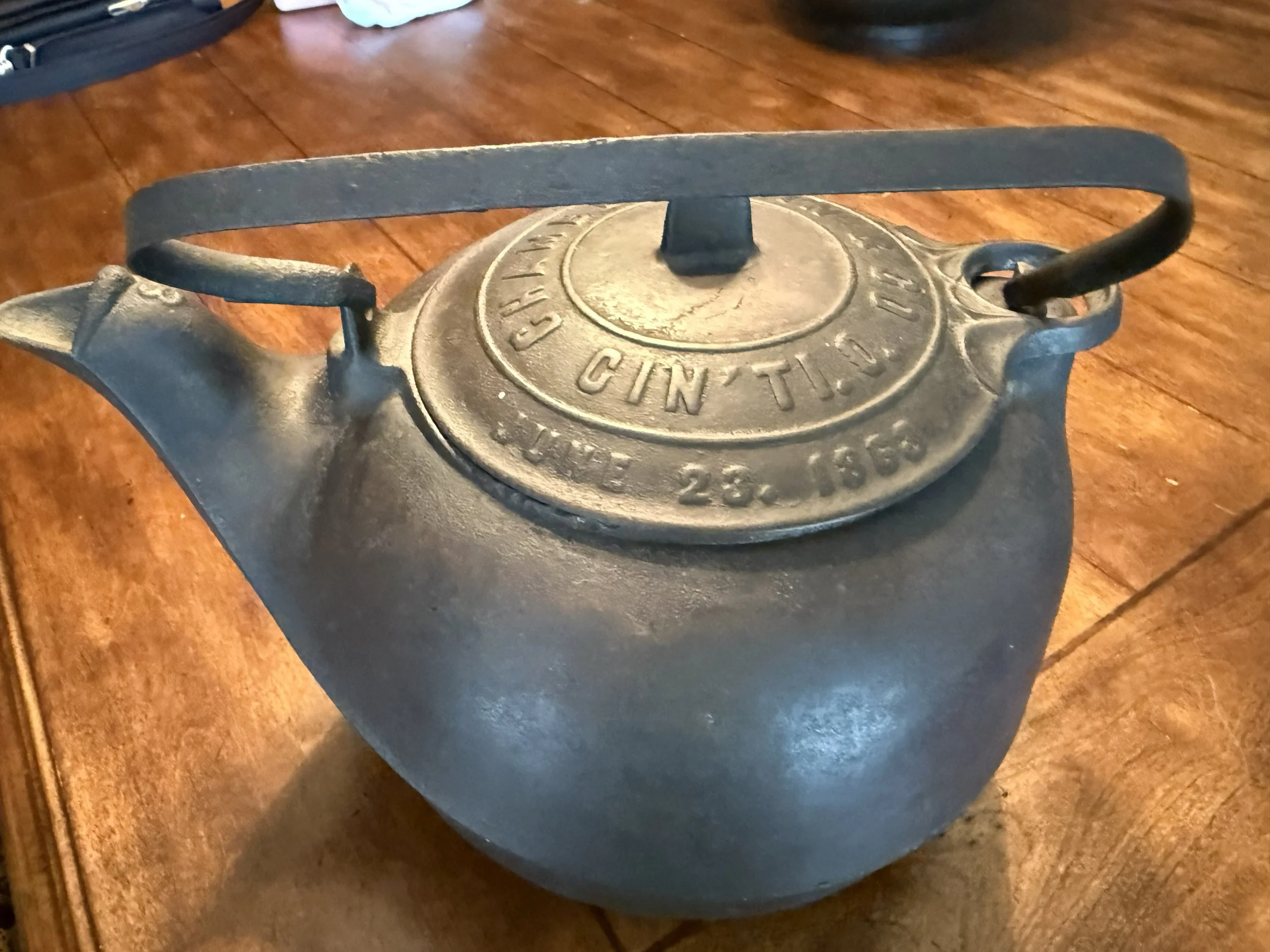 The Cornerstone: Chamberlain &amp; Co. No. 8 Cast Iron Tea Kettle