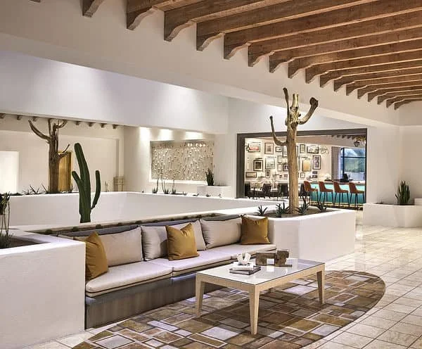 Lobby-Omni-Tucson-National-Resort-Check-In-600x496.jpg