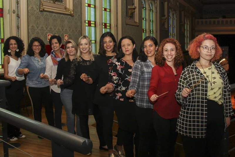 Aumenta o número de mulheres na regência de orquestras 