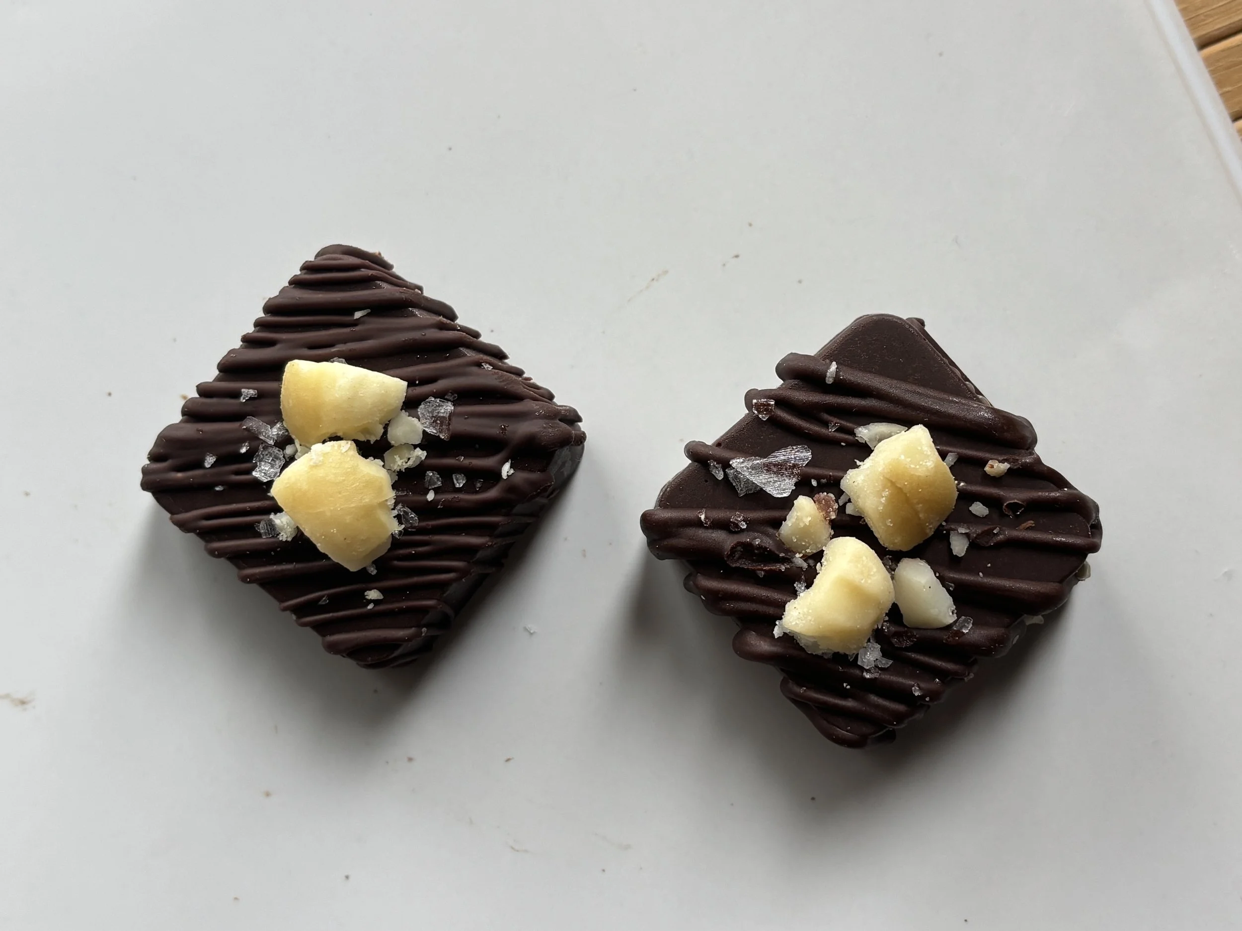 VEGAN SALTED CARAMEL BITES + MACADAMIA